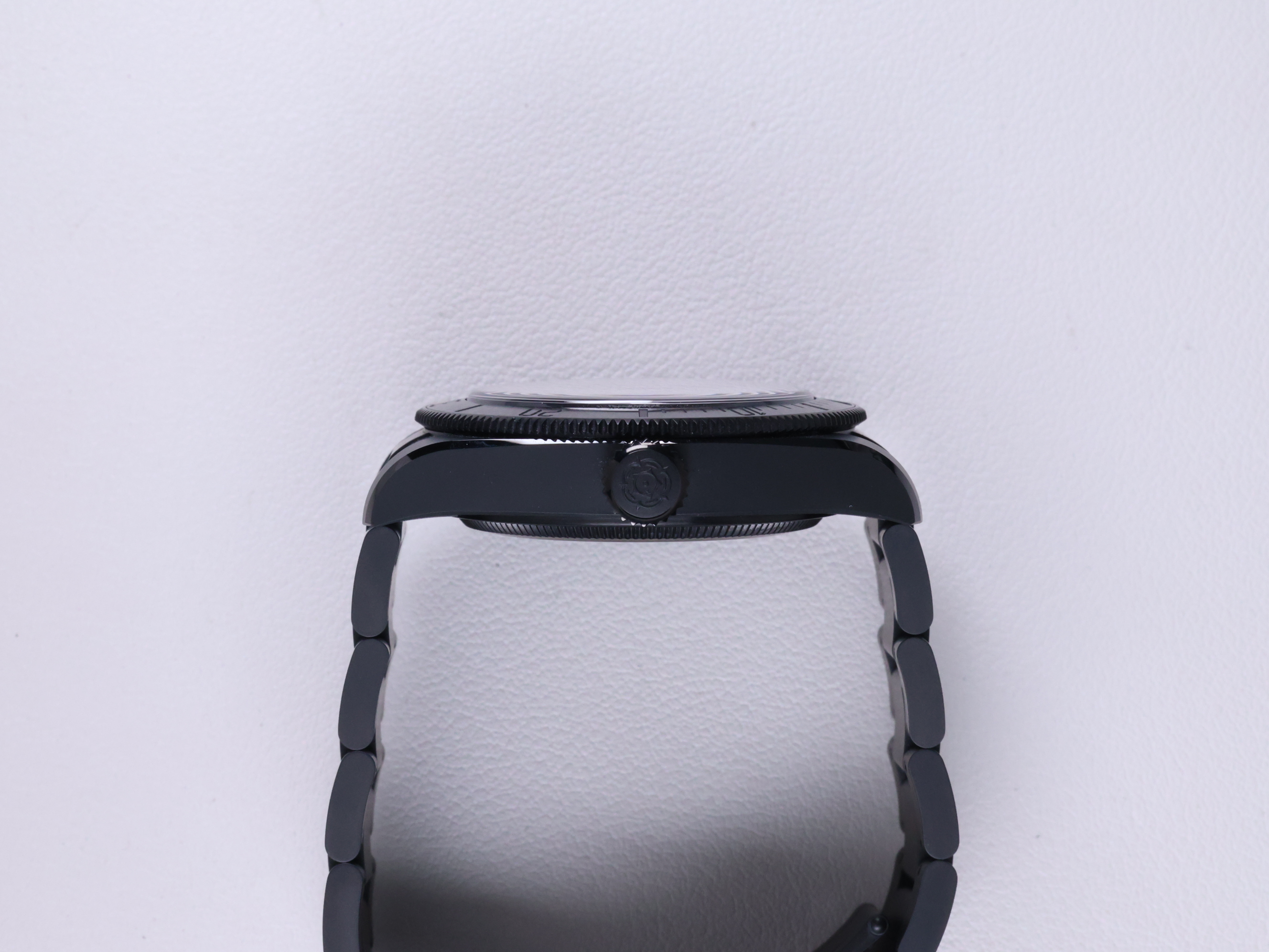 튜더 블랙 베이 세라믹 M7941A1ACNU-0001 중고 2026년식 측면(크라운)