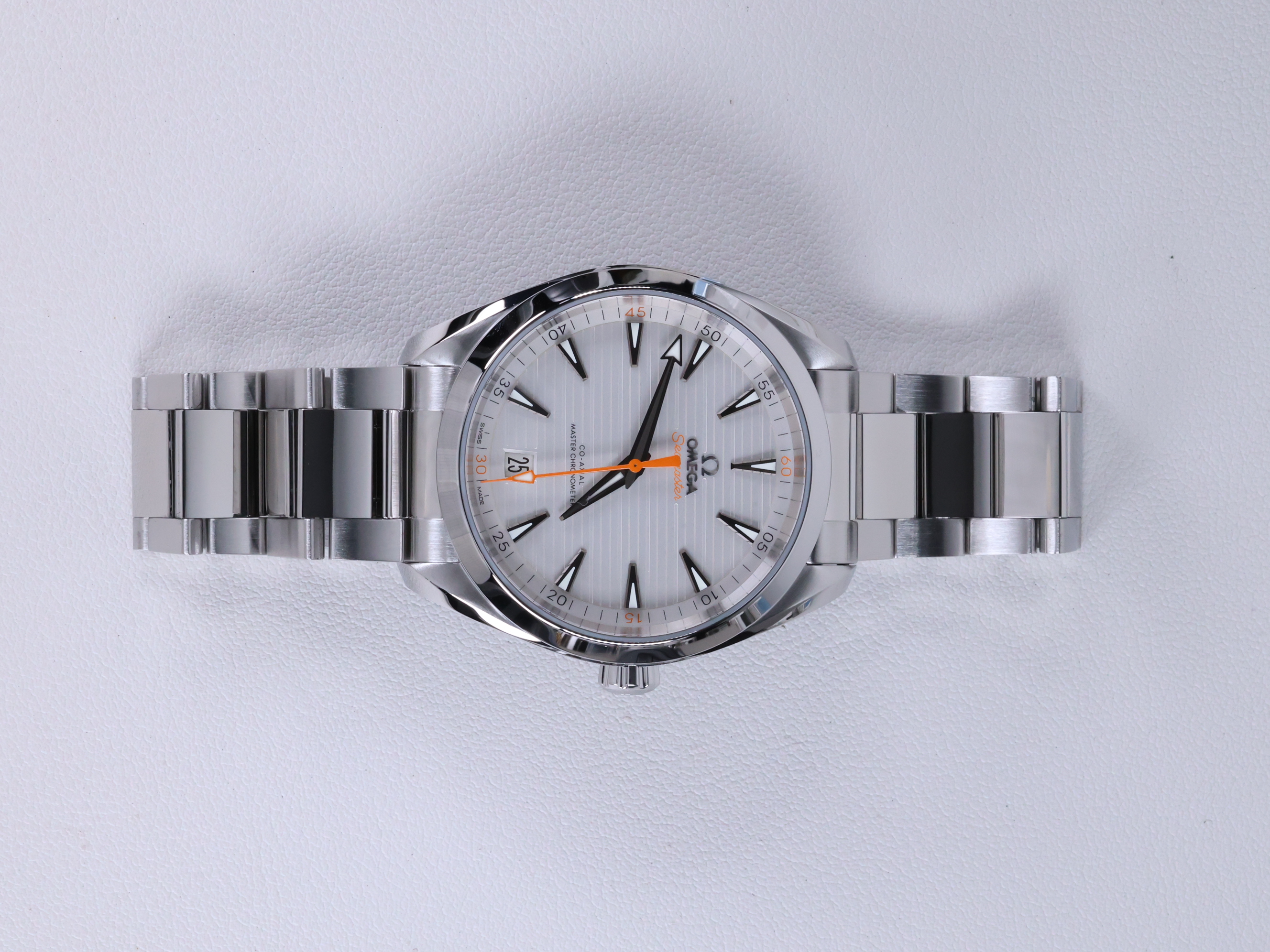 Omega Aqua Terra 220.10.41.21.02.001 中古 2019年式