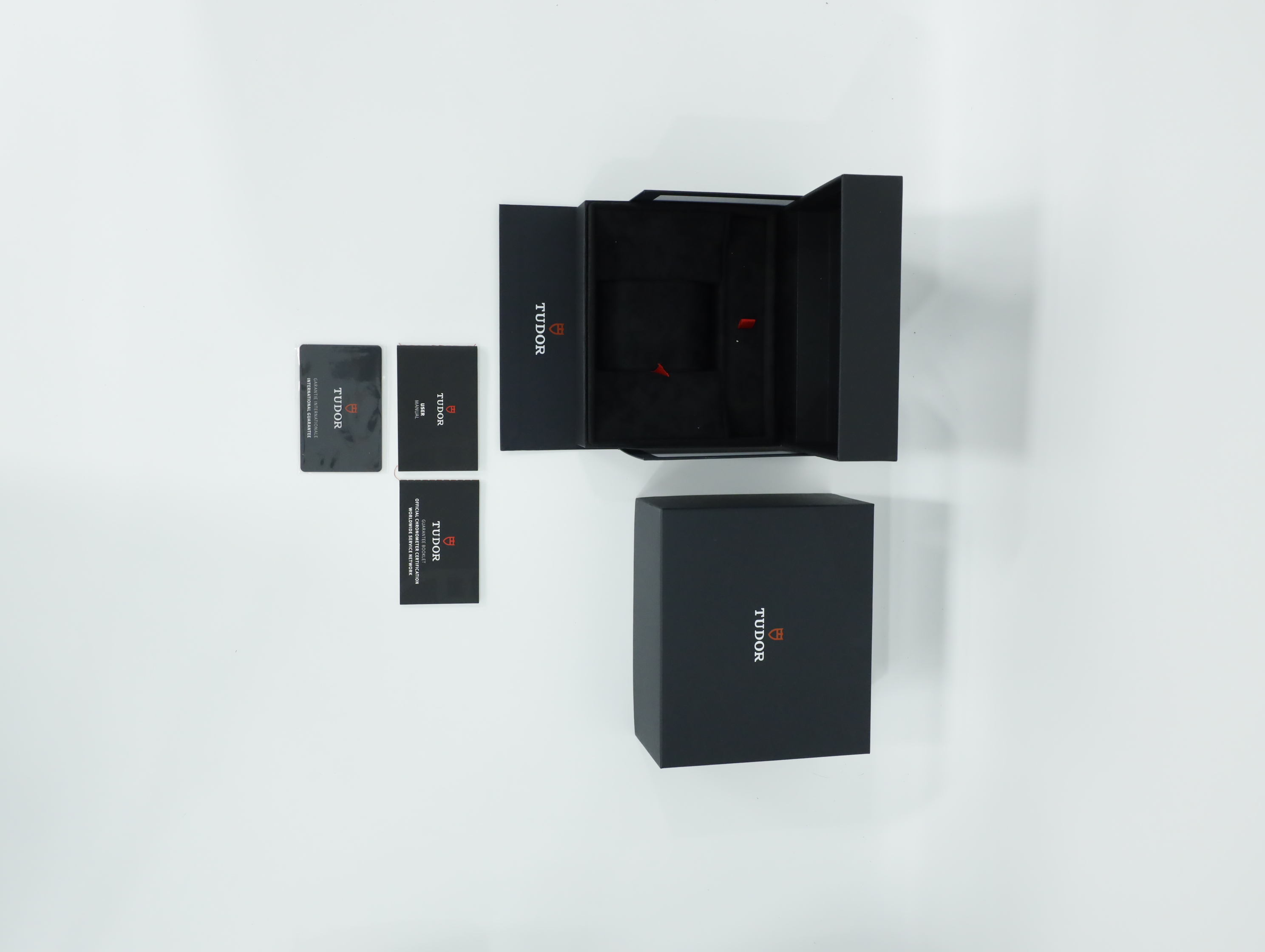 튜더 블랙 베이 54 M79000N-0001 중고 2026년식 풀패키지샷
