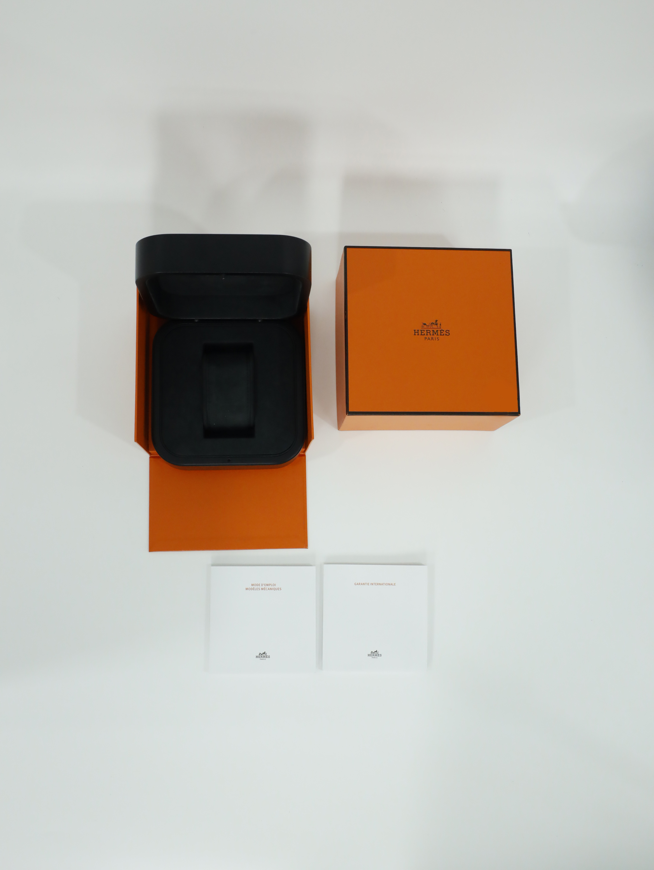 에르메스 H08 W402991WW00 중고 2024년식 풀패키지샷