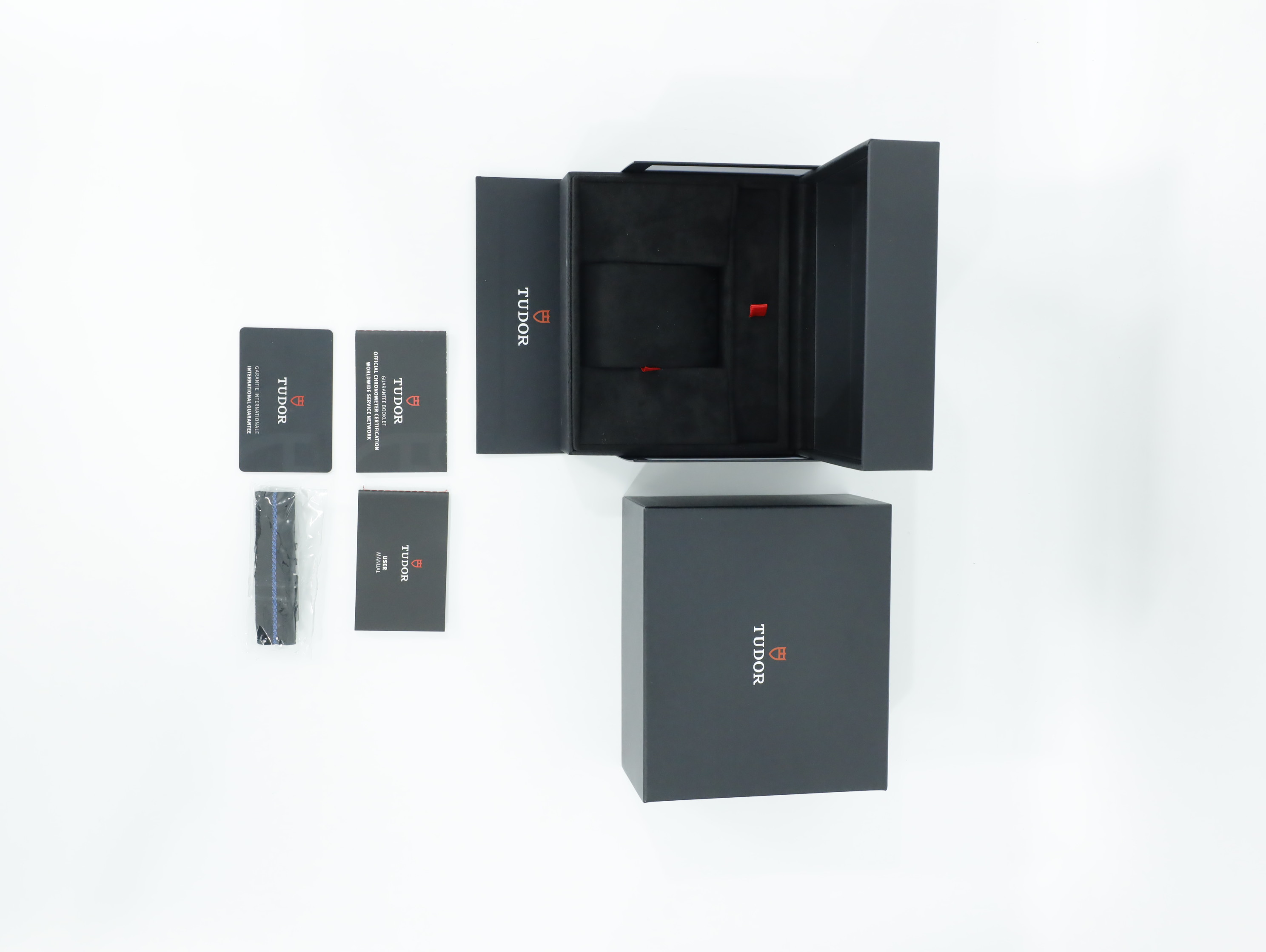 튜더 블랙 베이 세라믹 M79210CNU-0007 중고 2025년식 풀패키지샷