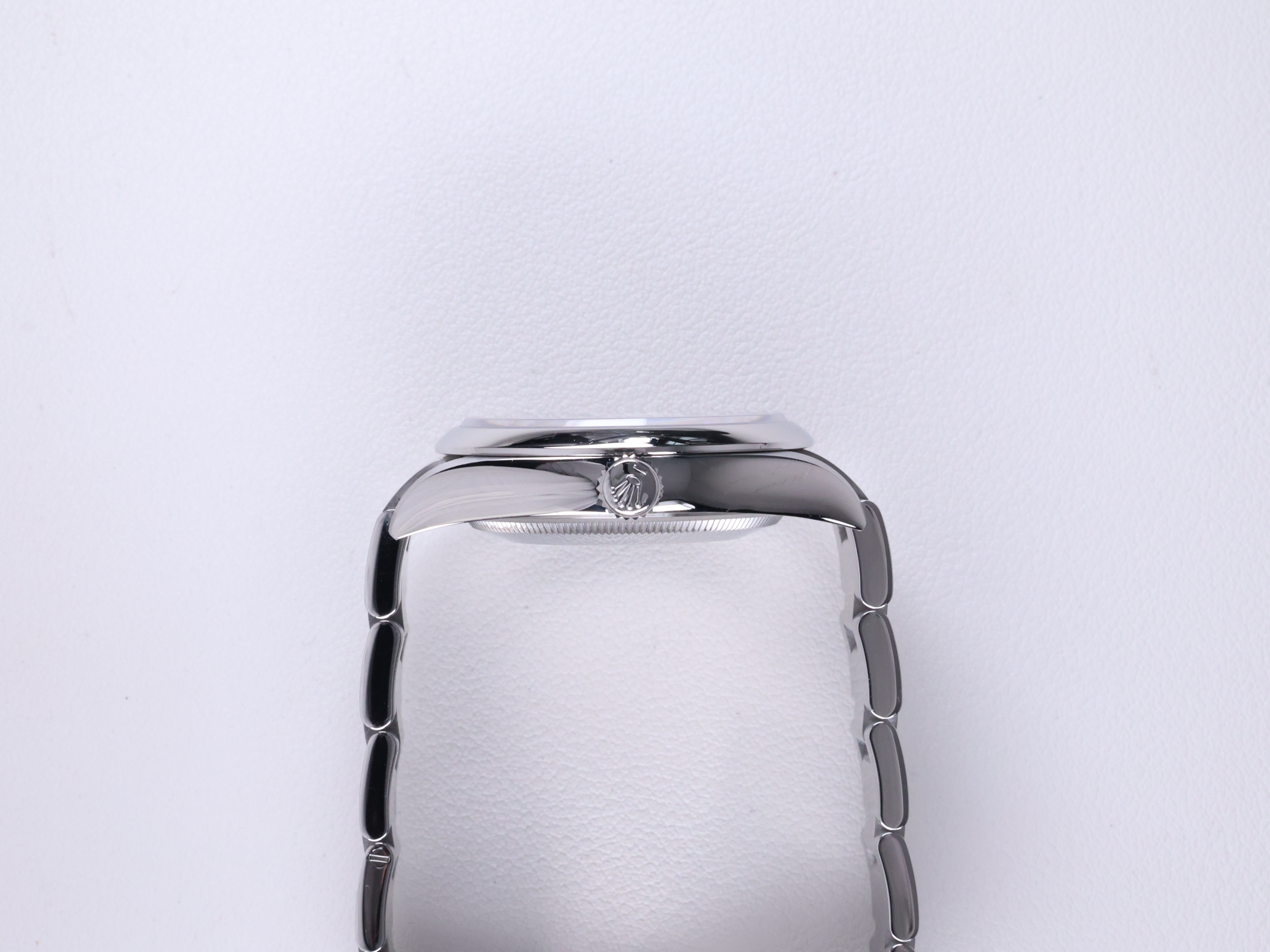 Rolex Oyster Perpetual 36 126000 Used 2023 측면(크라운)