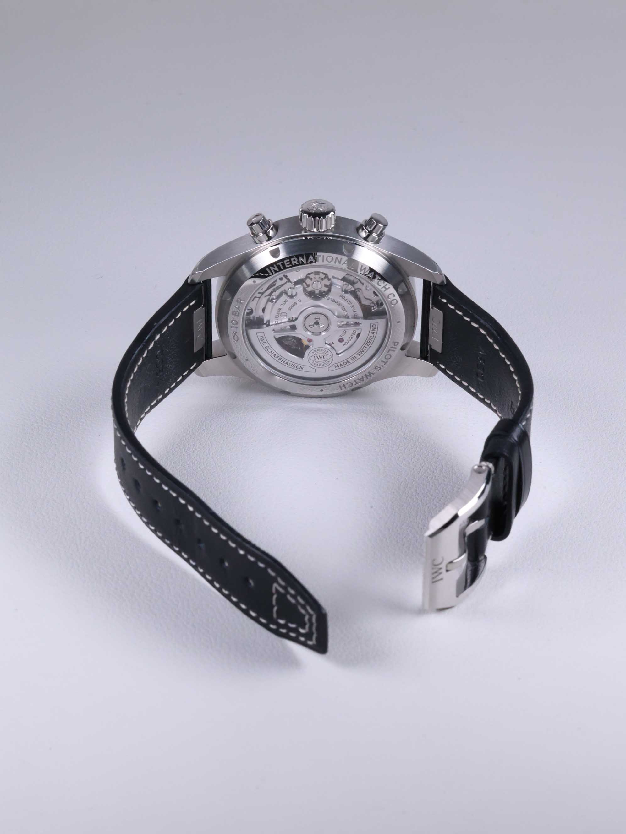 IWC 파이럿 워치 크로노그래프 41 IW388101 중고 2022년식 후면(전체)