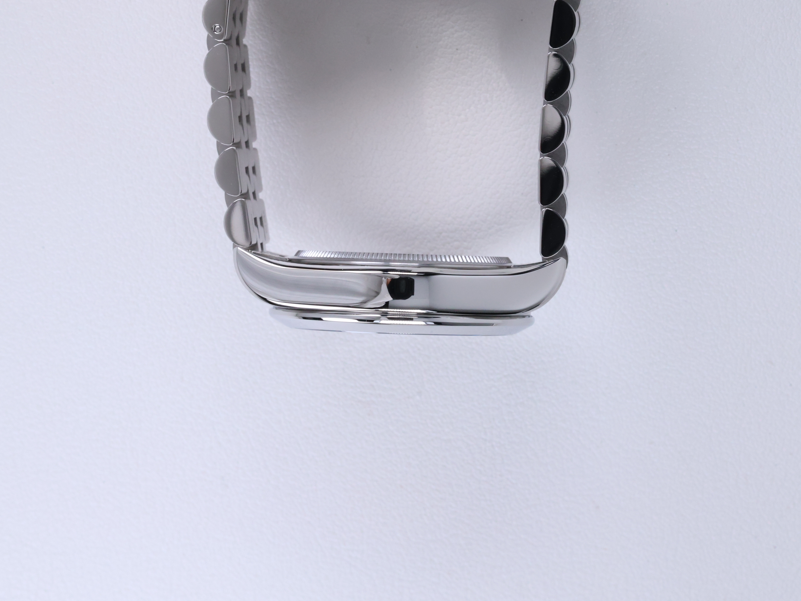 Tudor Black Bay One 36 M79640-0003 中古 2026年式 측면(크라운 반대편)