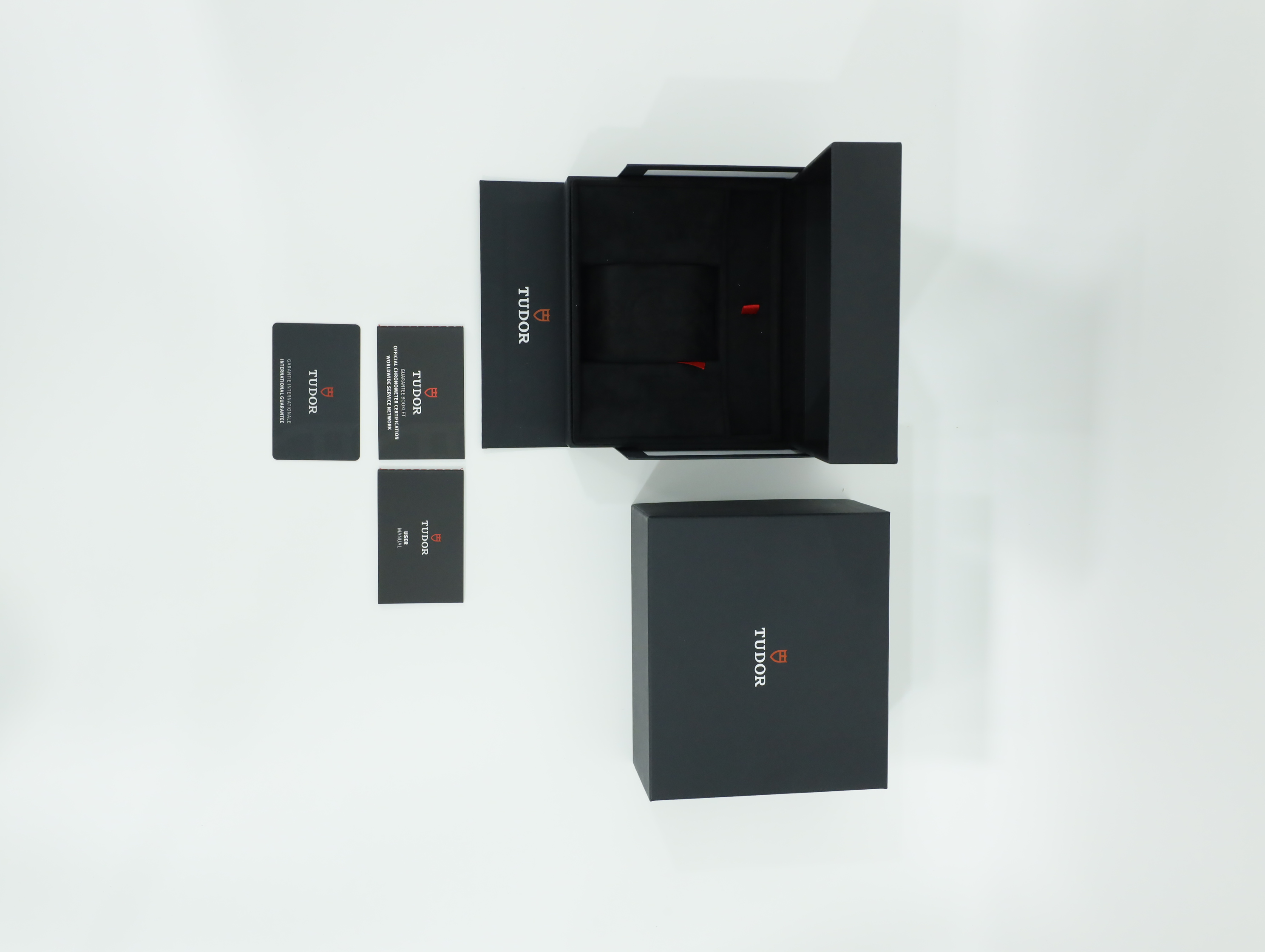 튜더 블랙 베이 54 M79000-0001 중고 2026년식 풀패키지샷