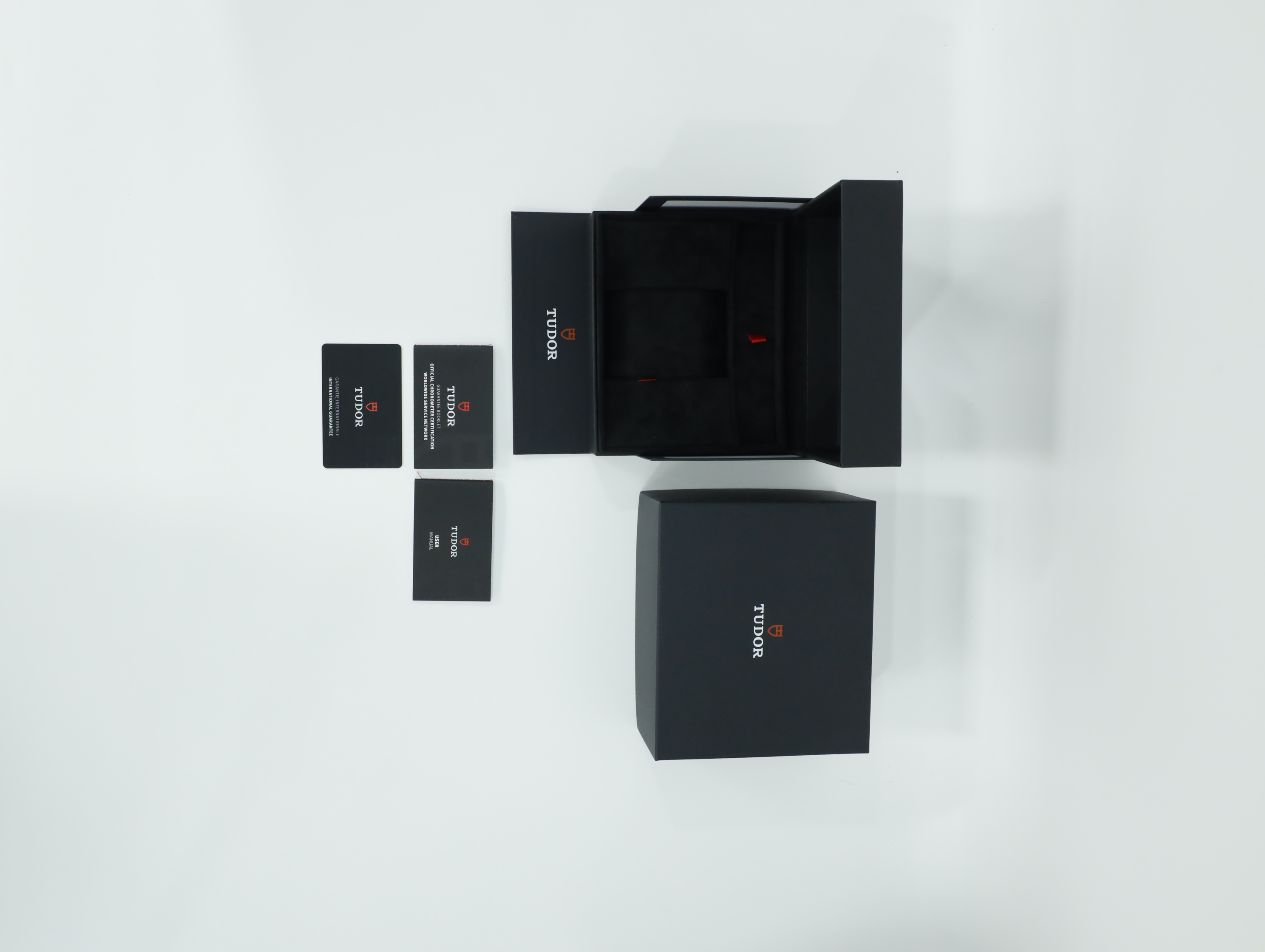 튜더 블랙 베이 세라믹 M7941A1ACNU-0001 미착용 2026년식 풀패키지샷