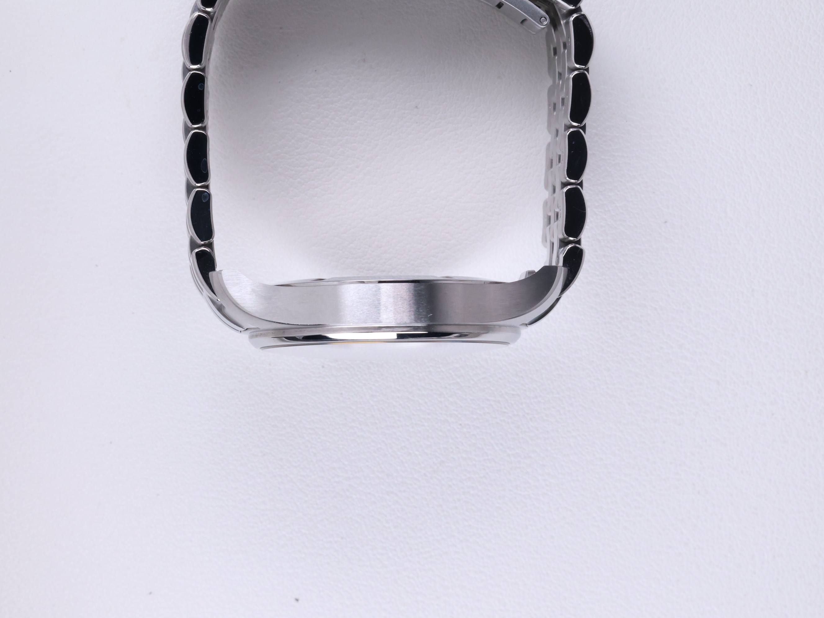 IWC 파일럿 워치 마크 XX IW328204 중고 2025년식 측면(크라운 반대편)