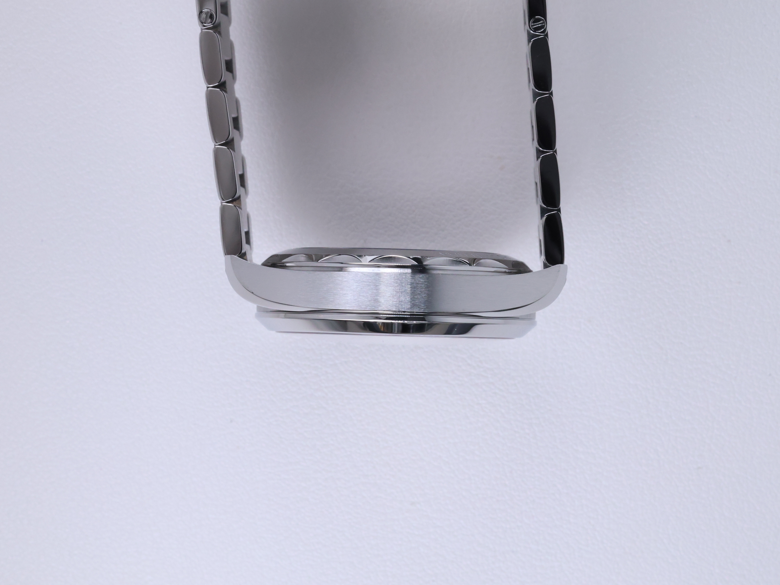 Omega Aqua Terra 220.10.41.21.02.001 中古 2019年式 측면(크라운 반대편)
