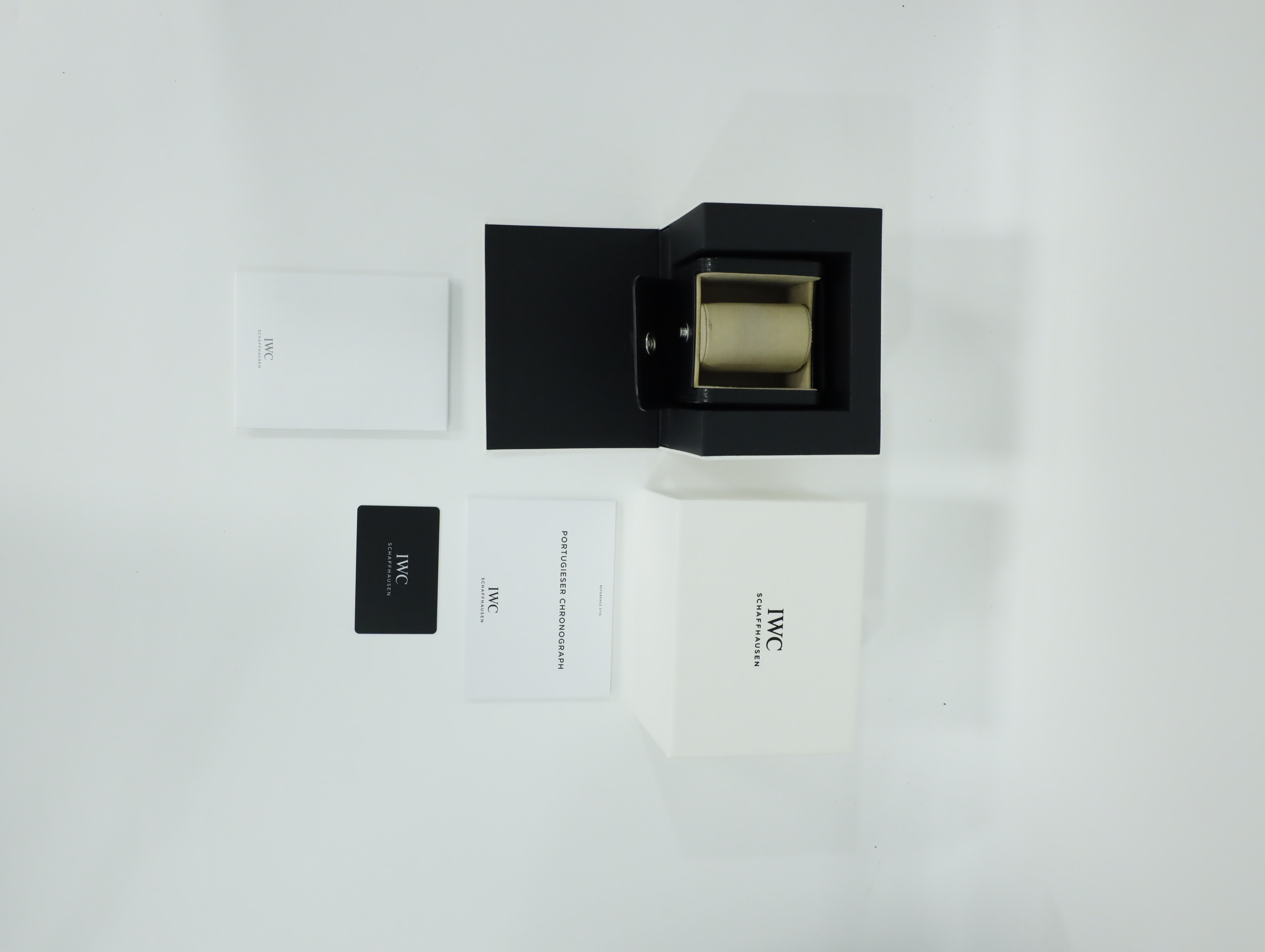 IWC 포르투기저 크로노그래프 IW371606 중고 2024년식 풀패키지샷