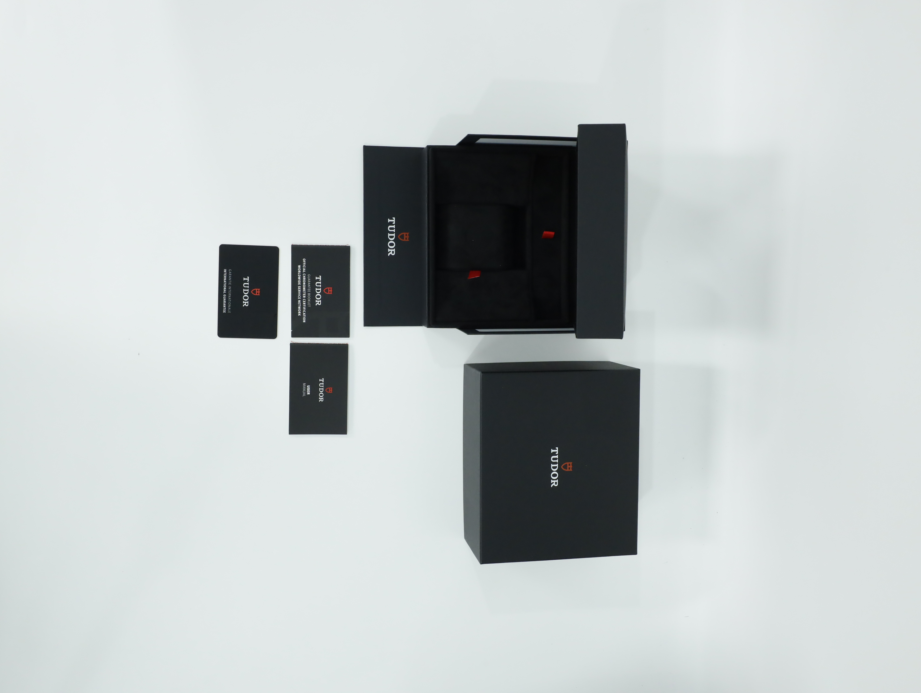 튜더 블랙 베이 54 M79000N-0001 중고 2025년식 풀패키지샷