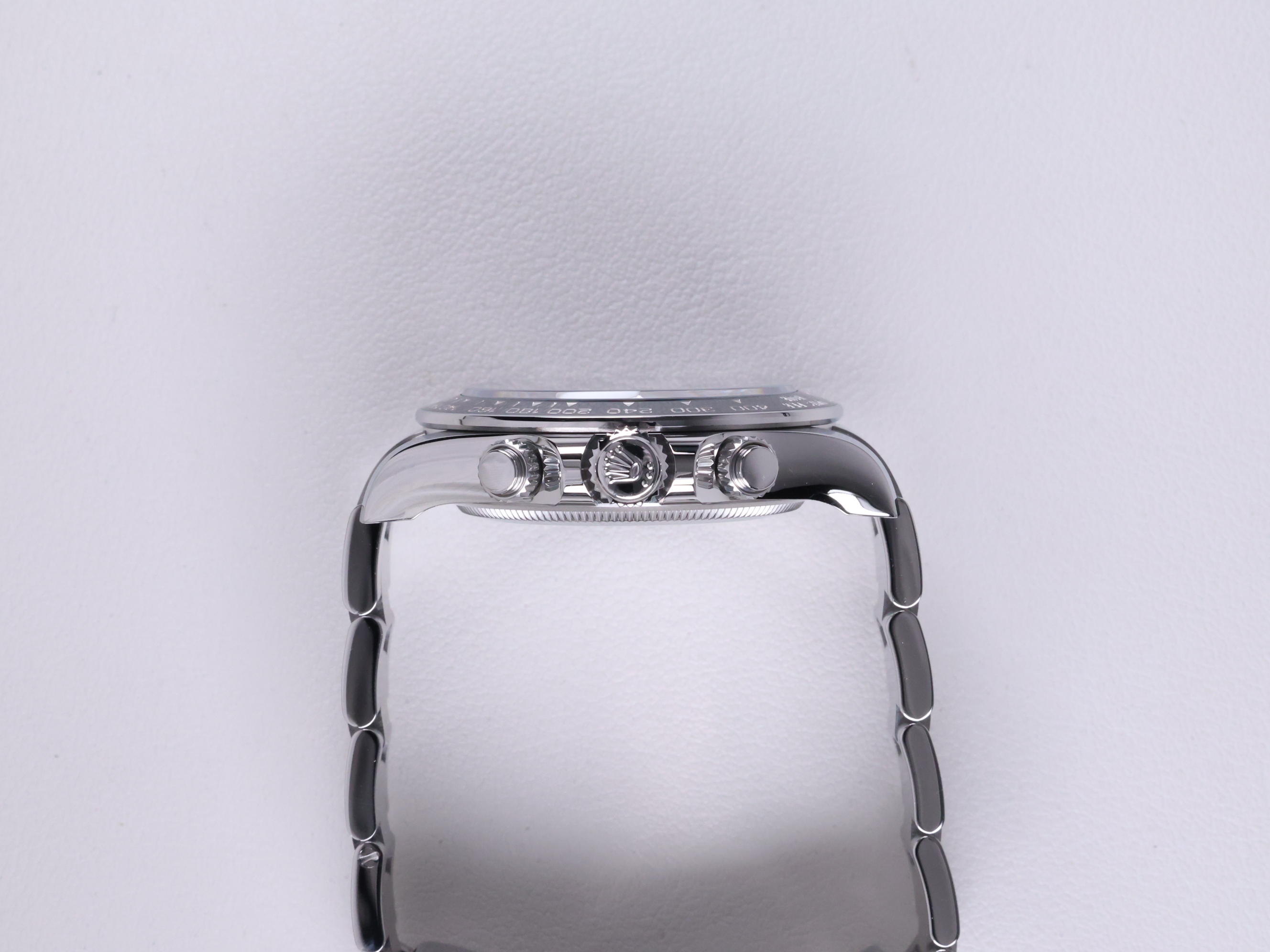롤렉스 데이토나 126500LN 중고 2025년식 측면(크라운)
