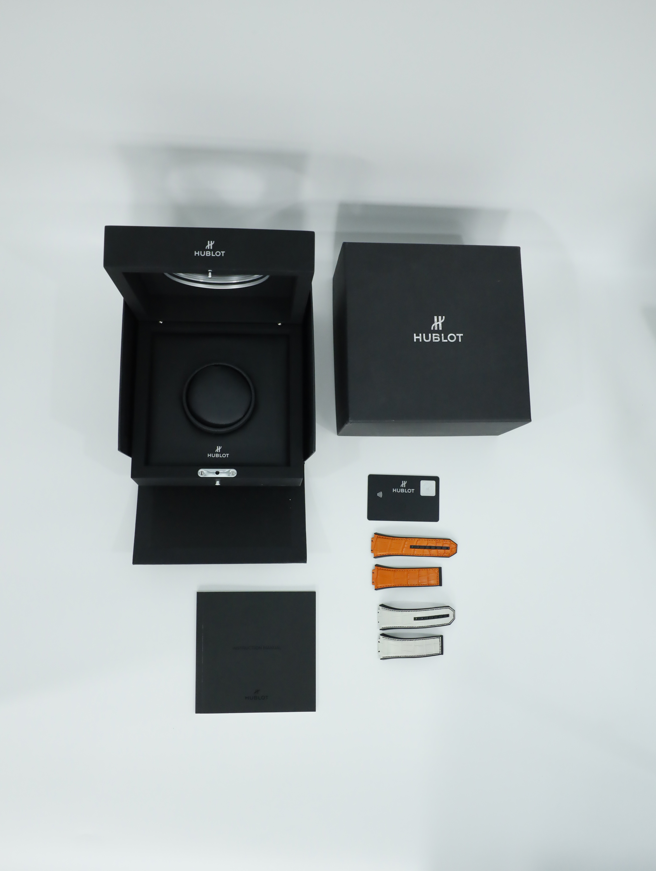 위블로 스피릿 오브 빅뱅 티타늄 세라믹 641.NM.0173.LR 중고 2021년식 풀패키지샷