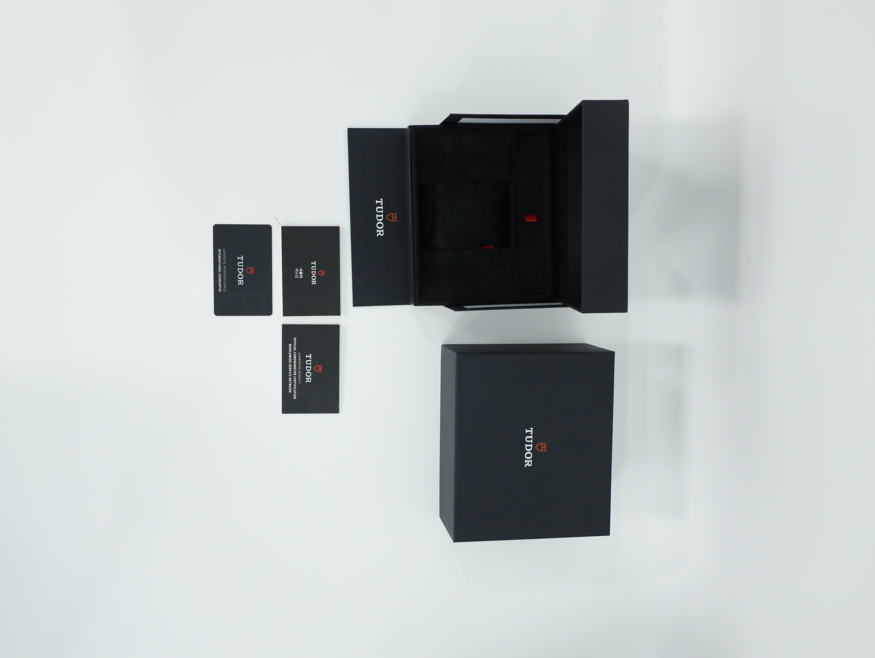 튜더 블랙 베이 54 M79000-0001 중고 2026년식 풀패키지샷