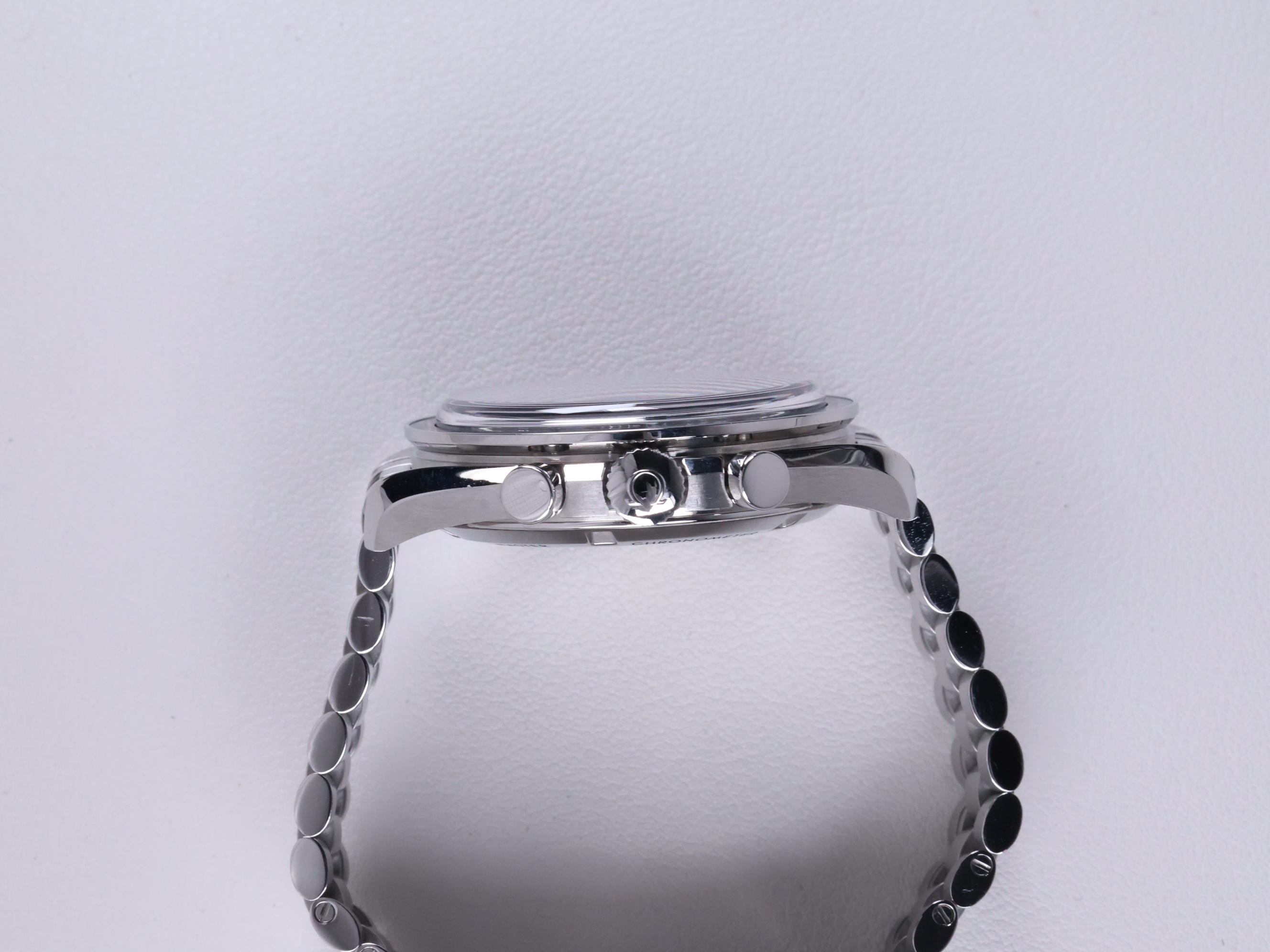 오메가 스피드마스터 문워치 프로페셔널 310.30.42.50.01.002 중고 2021년식 측면(크라운)