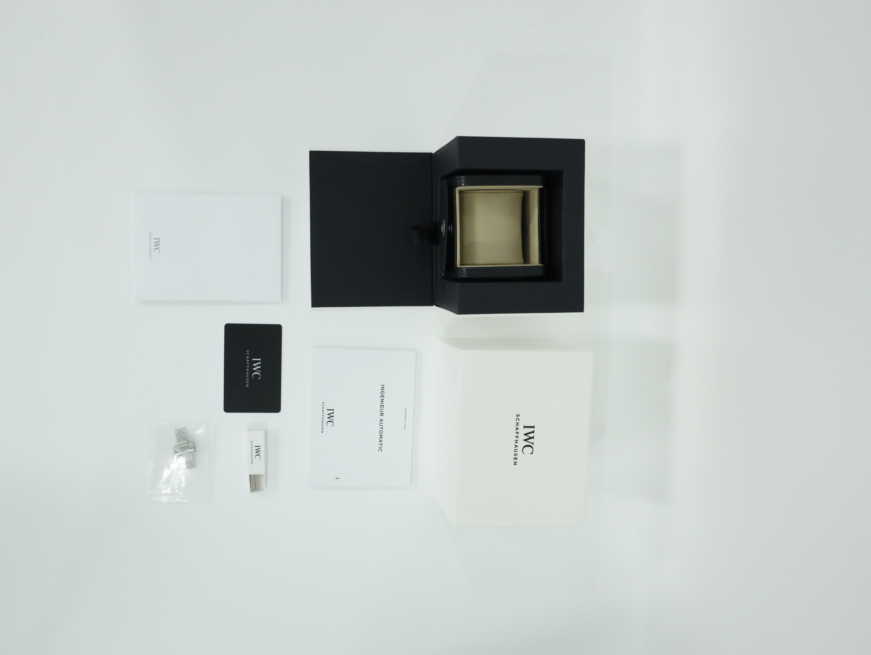 IWC 인제니어 오토매틱 40 IW328907 중고 2025년식 풀패키지샷