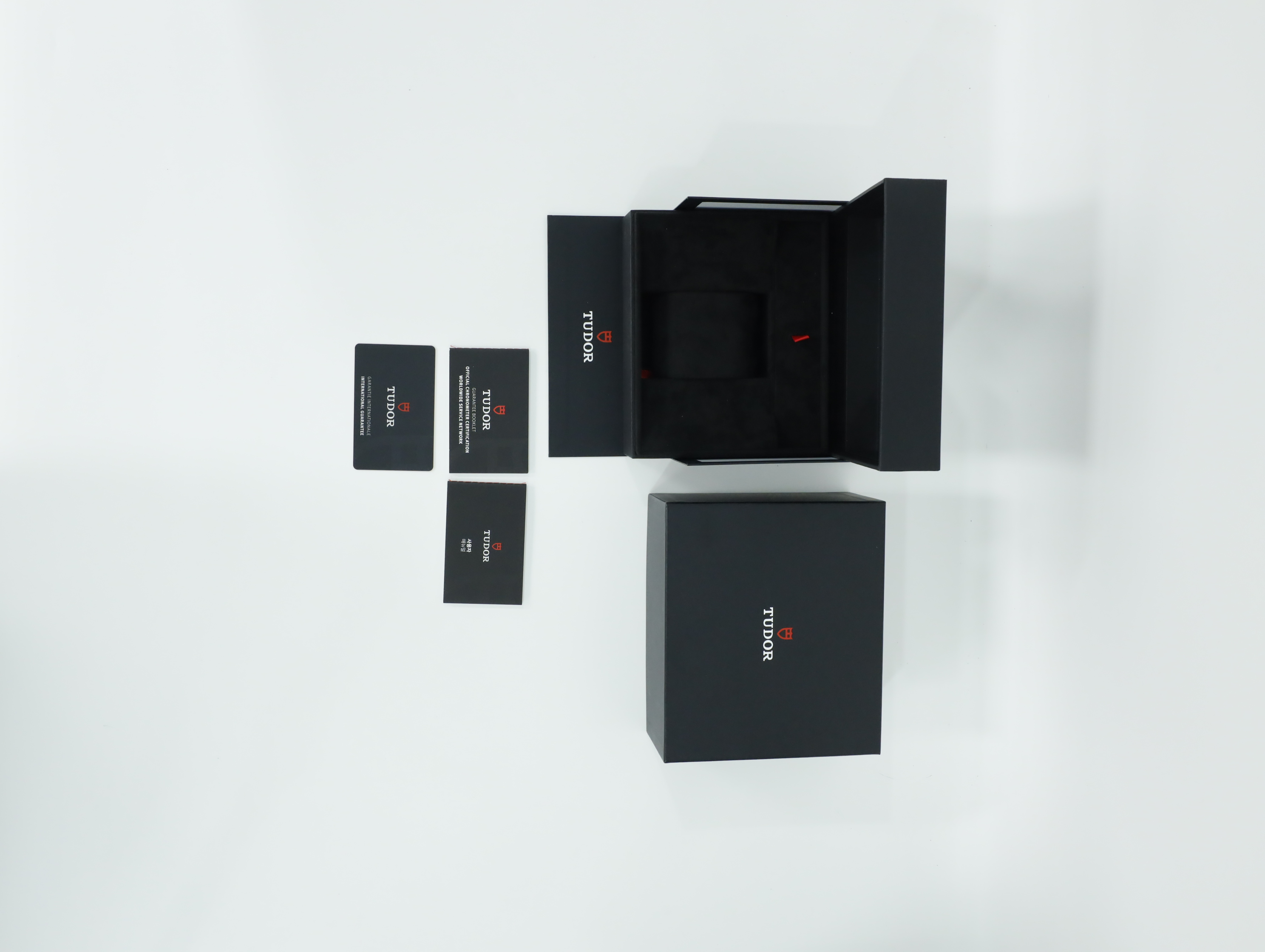 튜더 블랙 베이 54 M79000-0001 중고 2026년식 풀패키지샷