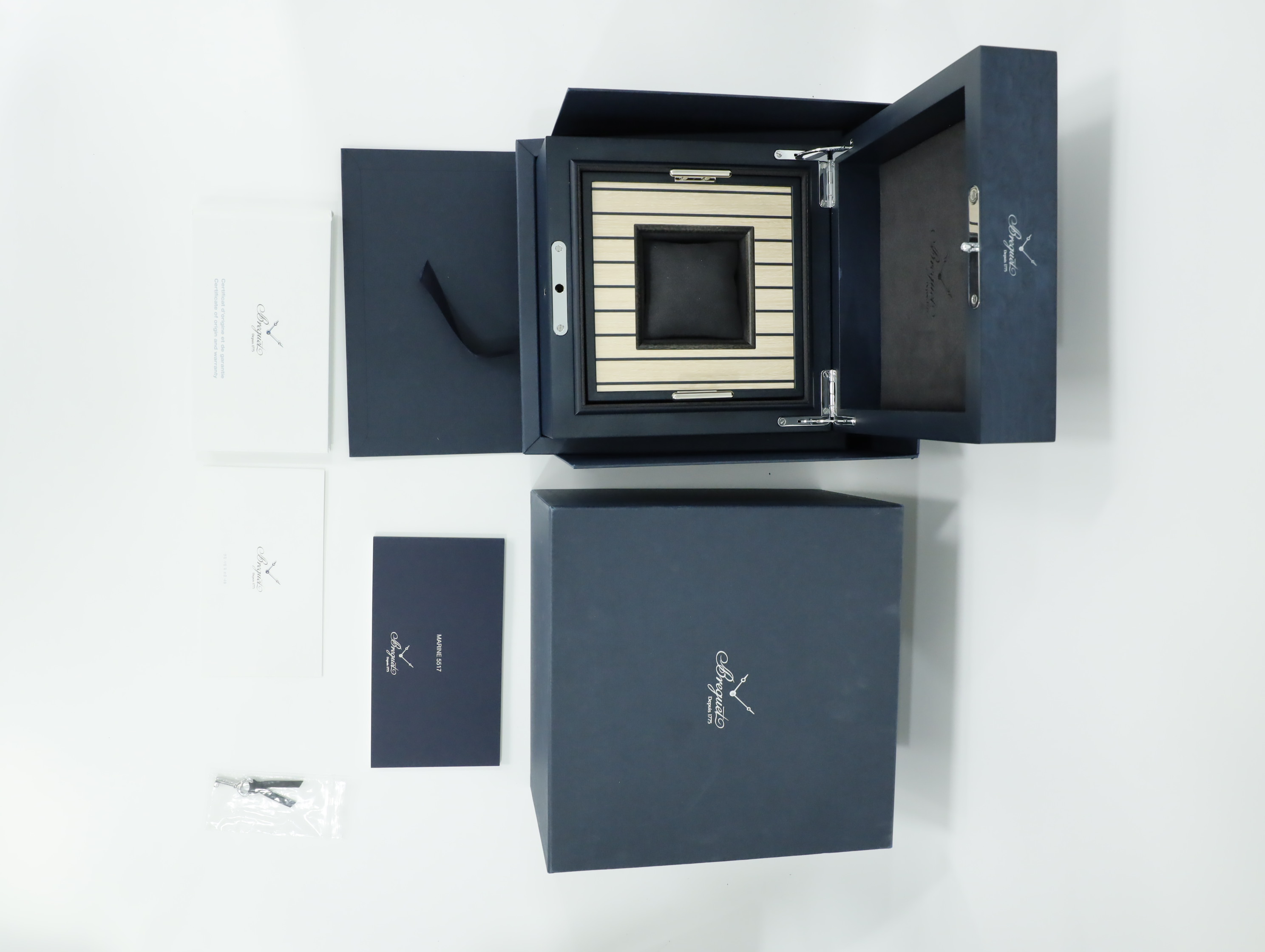브레게 마린 5517BB/Y2/BZ0 중고 2022년식 풀패키지샷