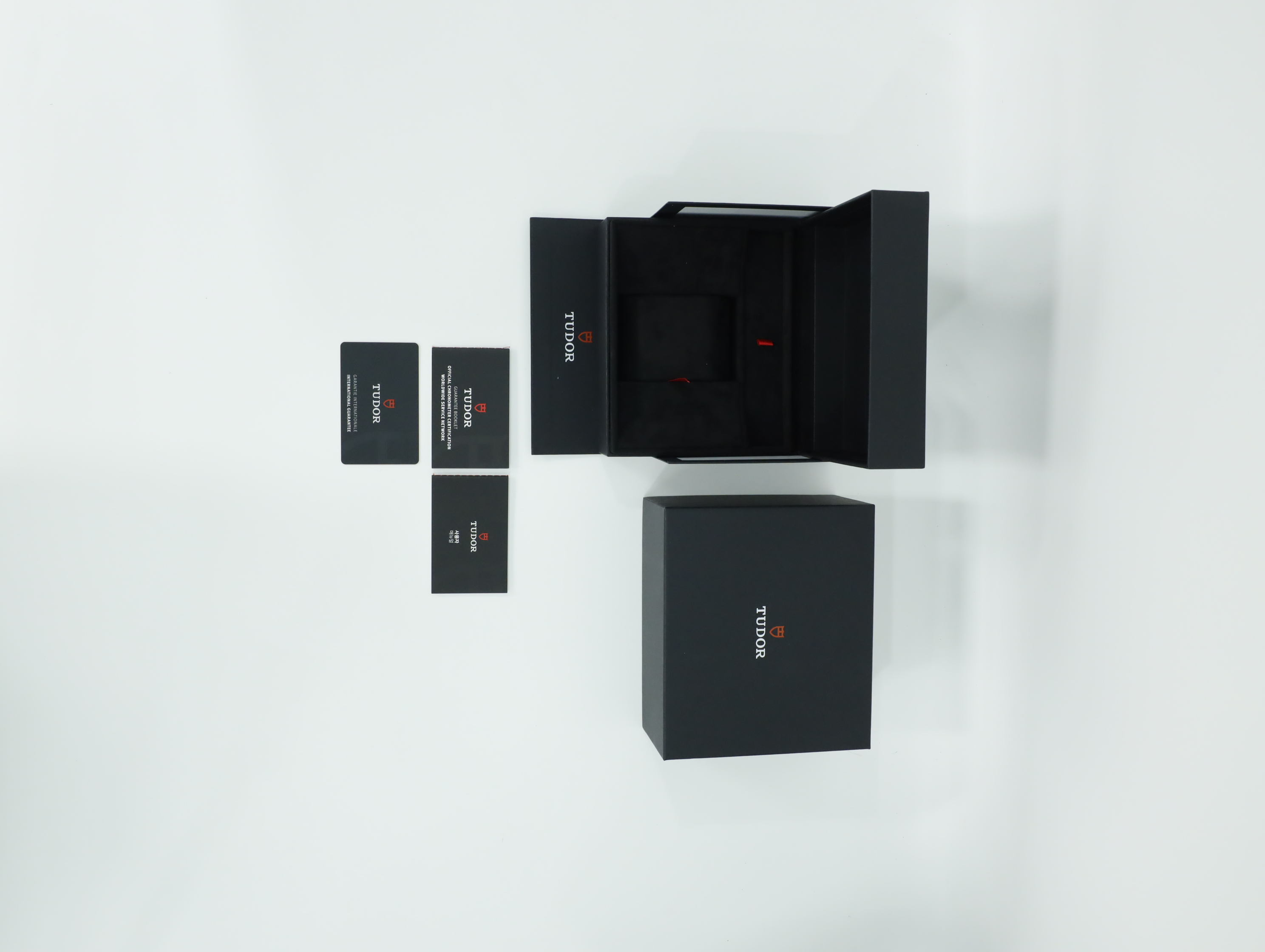 튜더 블랙 베이 크로노 M79360B-0002 중고 2026년식 풀패키지샷