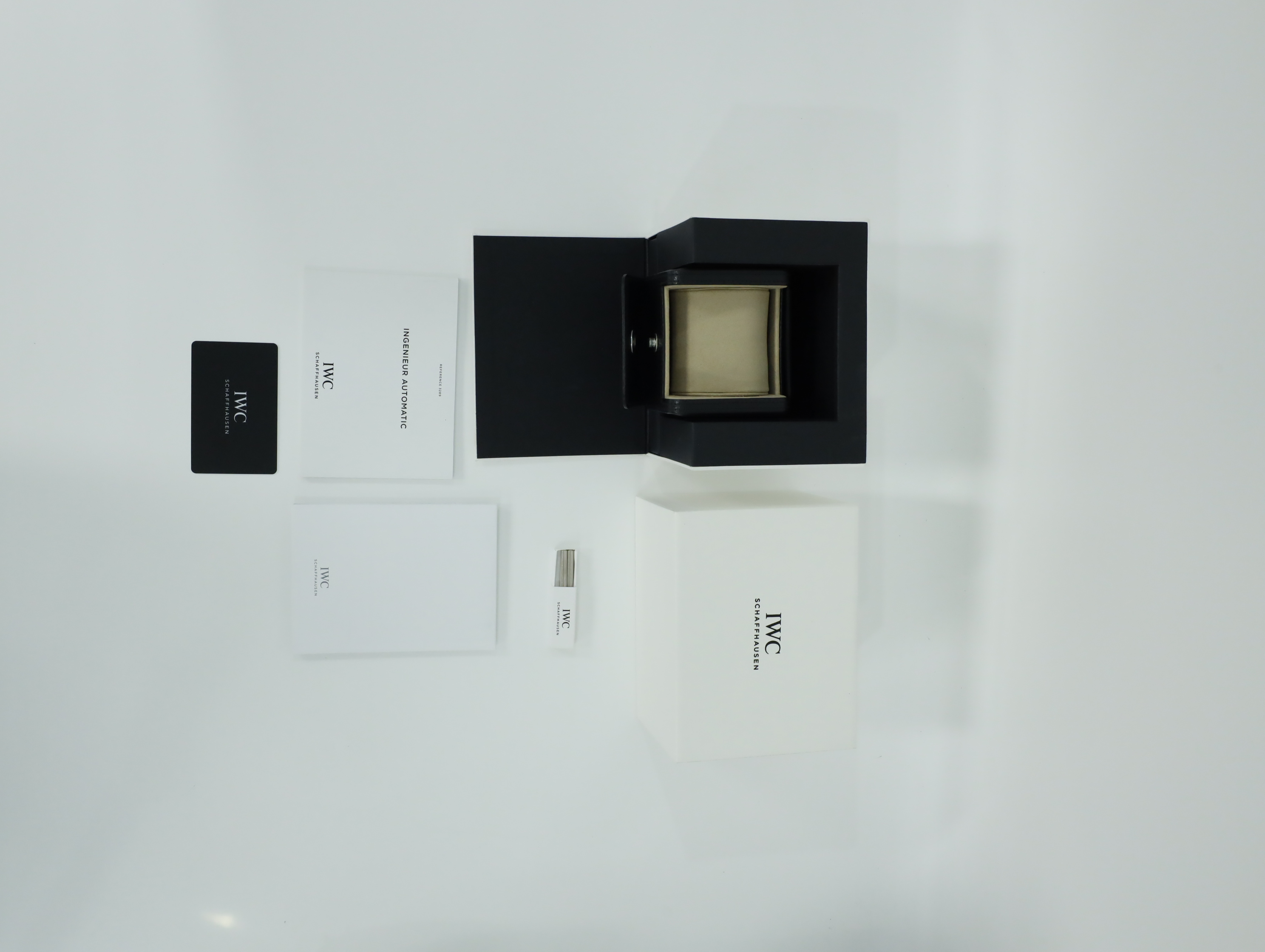 IWC 인제니어 오토매틱 40 IW328901 중고 2025년식 풀패키지샷