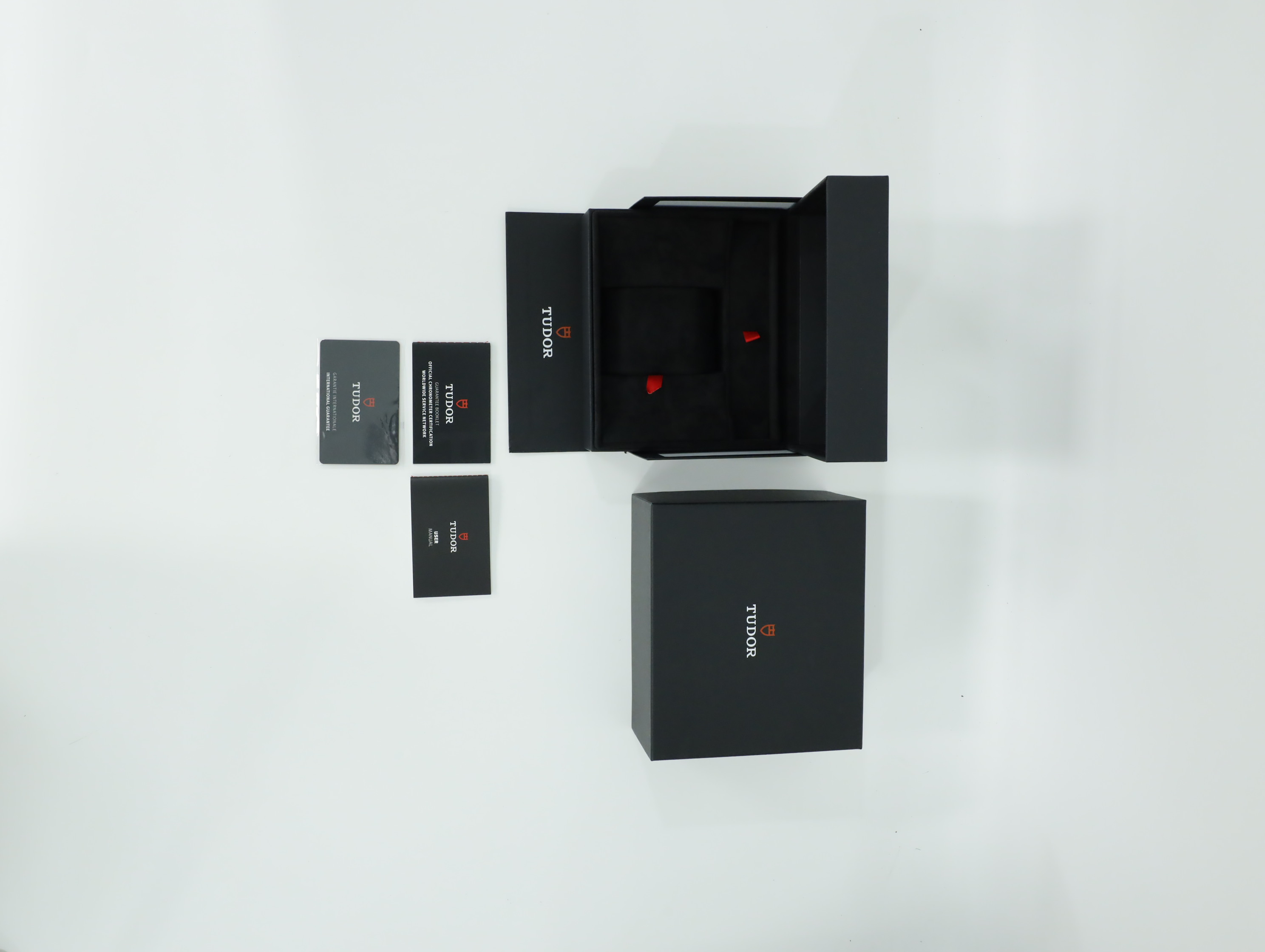 튜더 블랙 베이 GMT M79830RB-0001 중고 2024년식 풀패키지샷