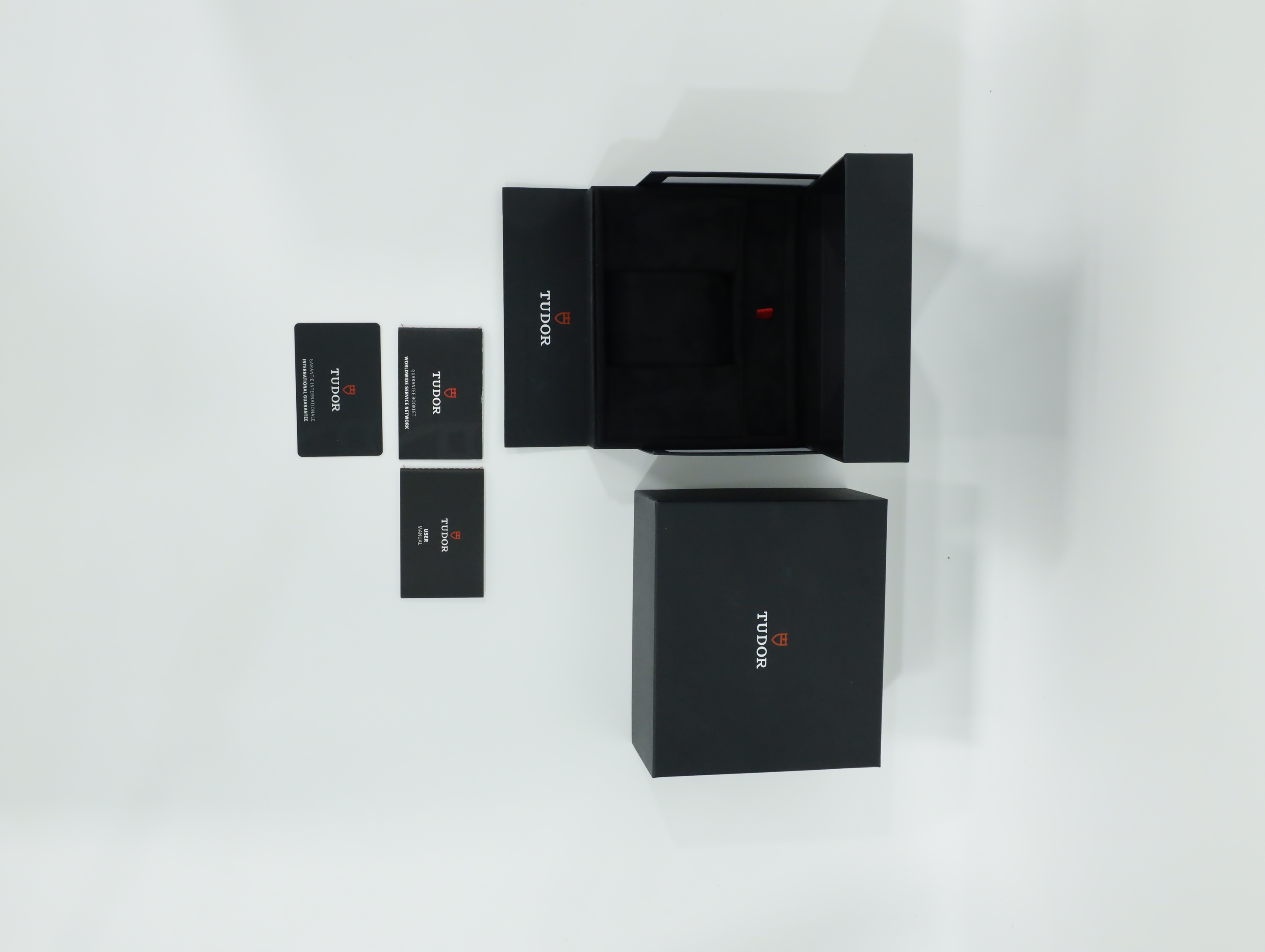 튜더 튜더 로열 M28400-0006 중고 2025년식 풀패키지샷