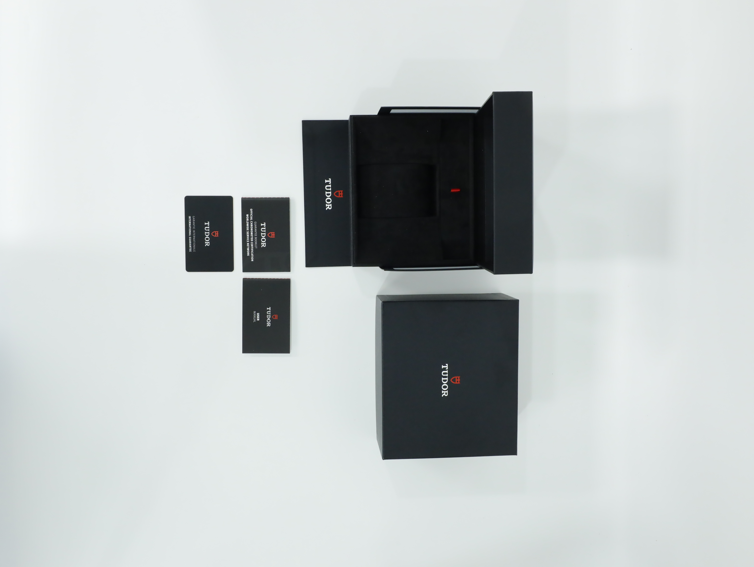 튜더 블랙 베이 54 M79000N-0001 중고 2025년식 풀패키지샷