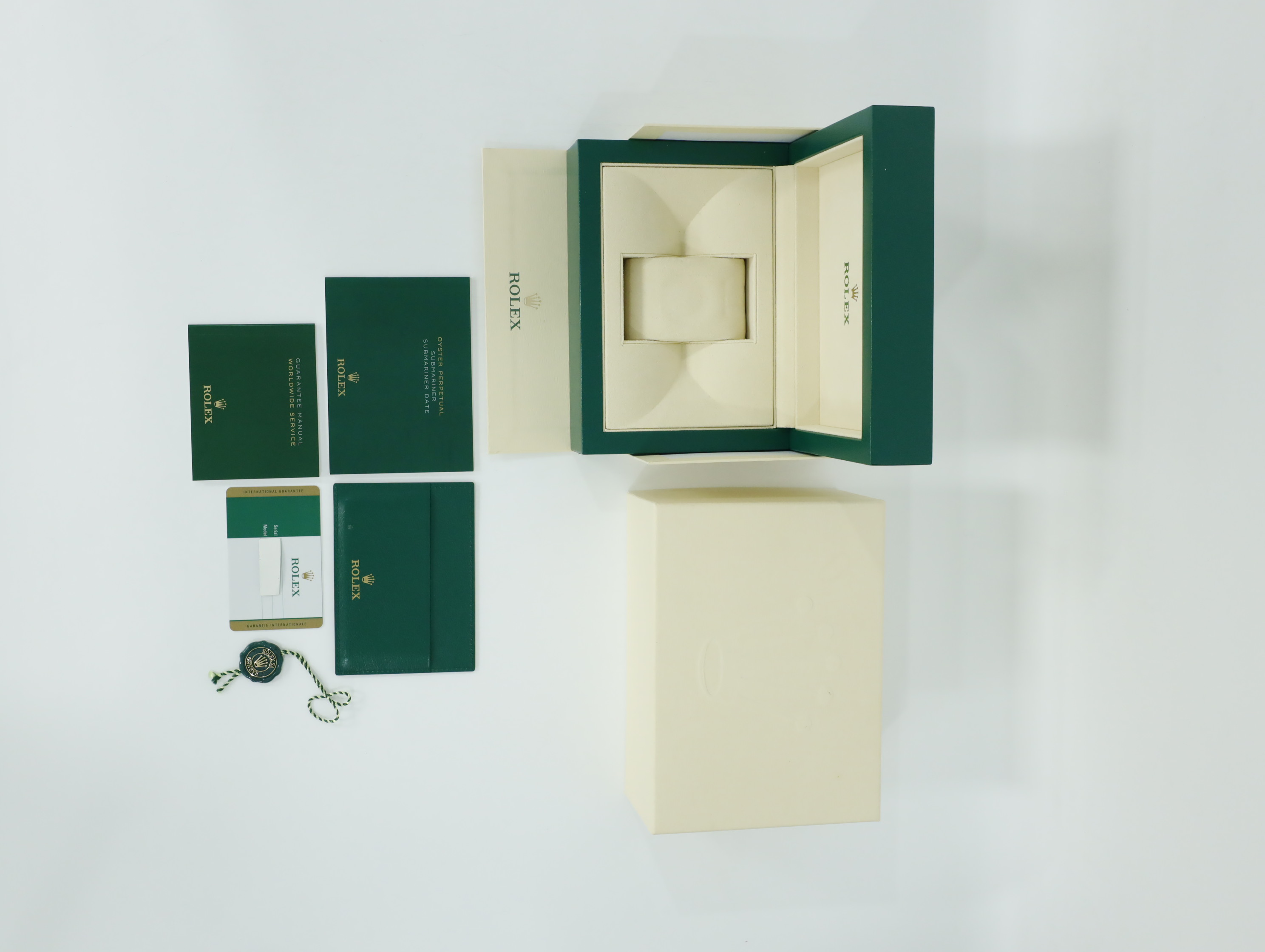 롤렉스 서브마리너 데이트 116613LN 중고 2019년식 풀패키지샷