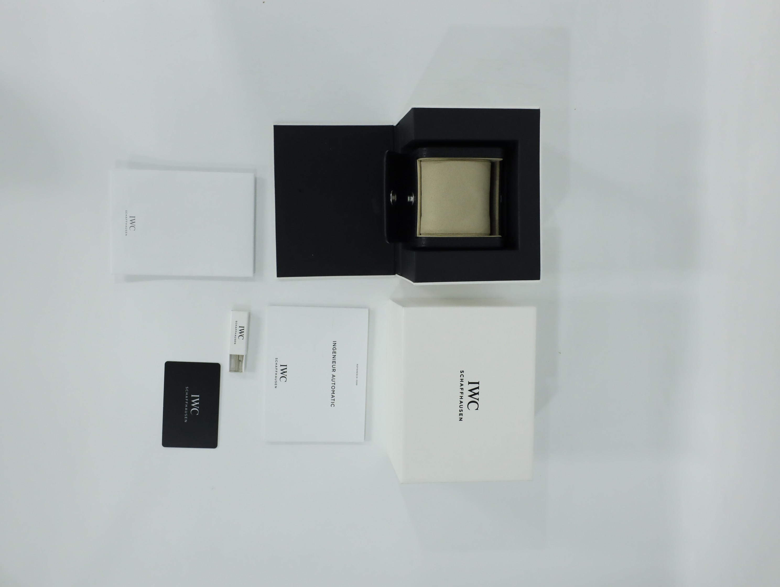 IWC 인제니어 오토매틱 40 IW328907 중고 2025년식 풀패키지샷