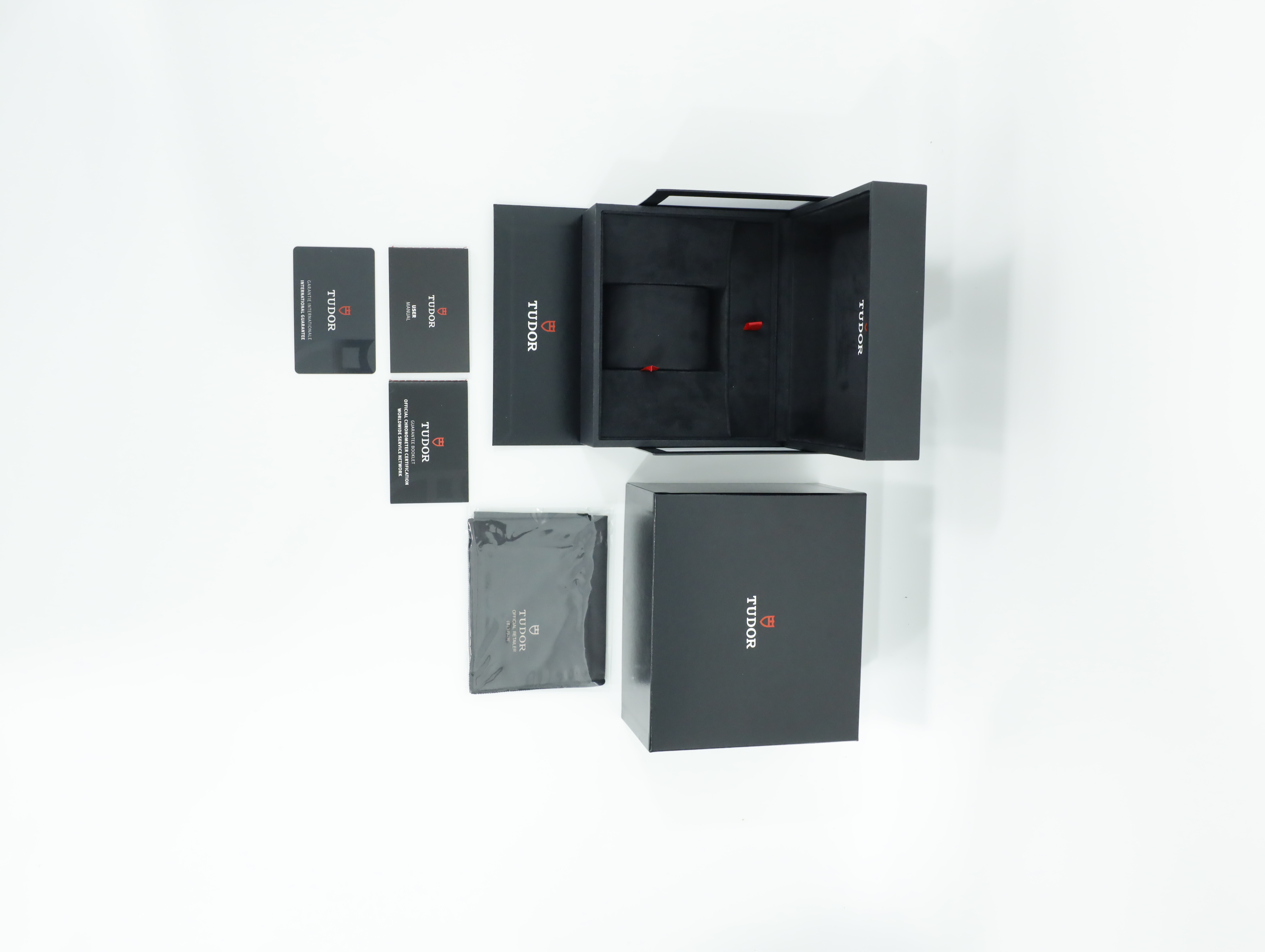 튜더 블랙 베이 54 M79000N-0001 중고 2023년식 풀패키지샷