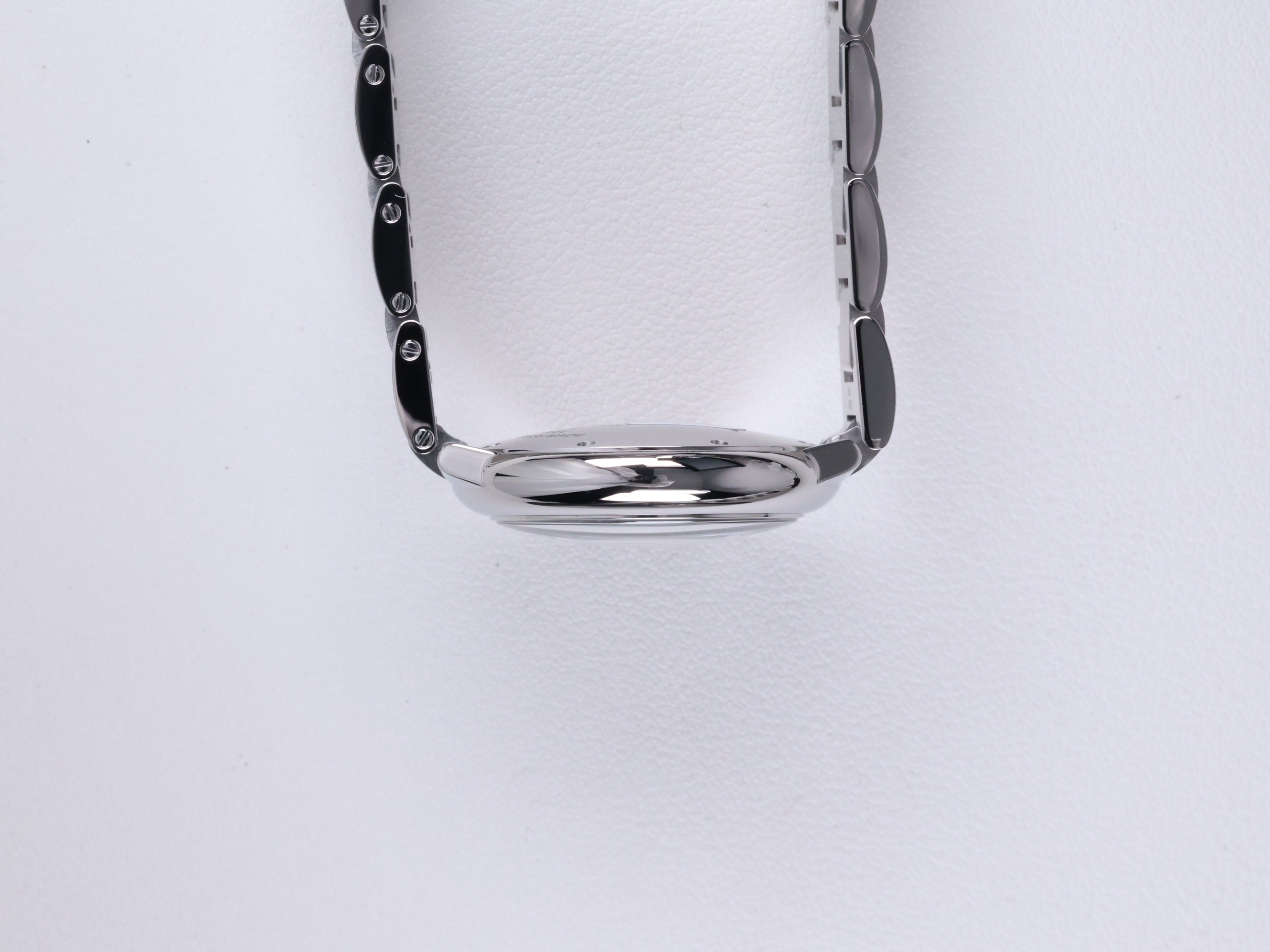 Cartier Ballon Bleu WSBB0044 Unworn 2026 측면(크라운 반대편)