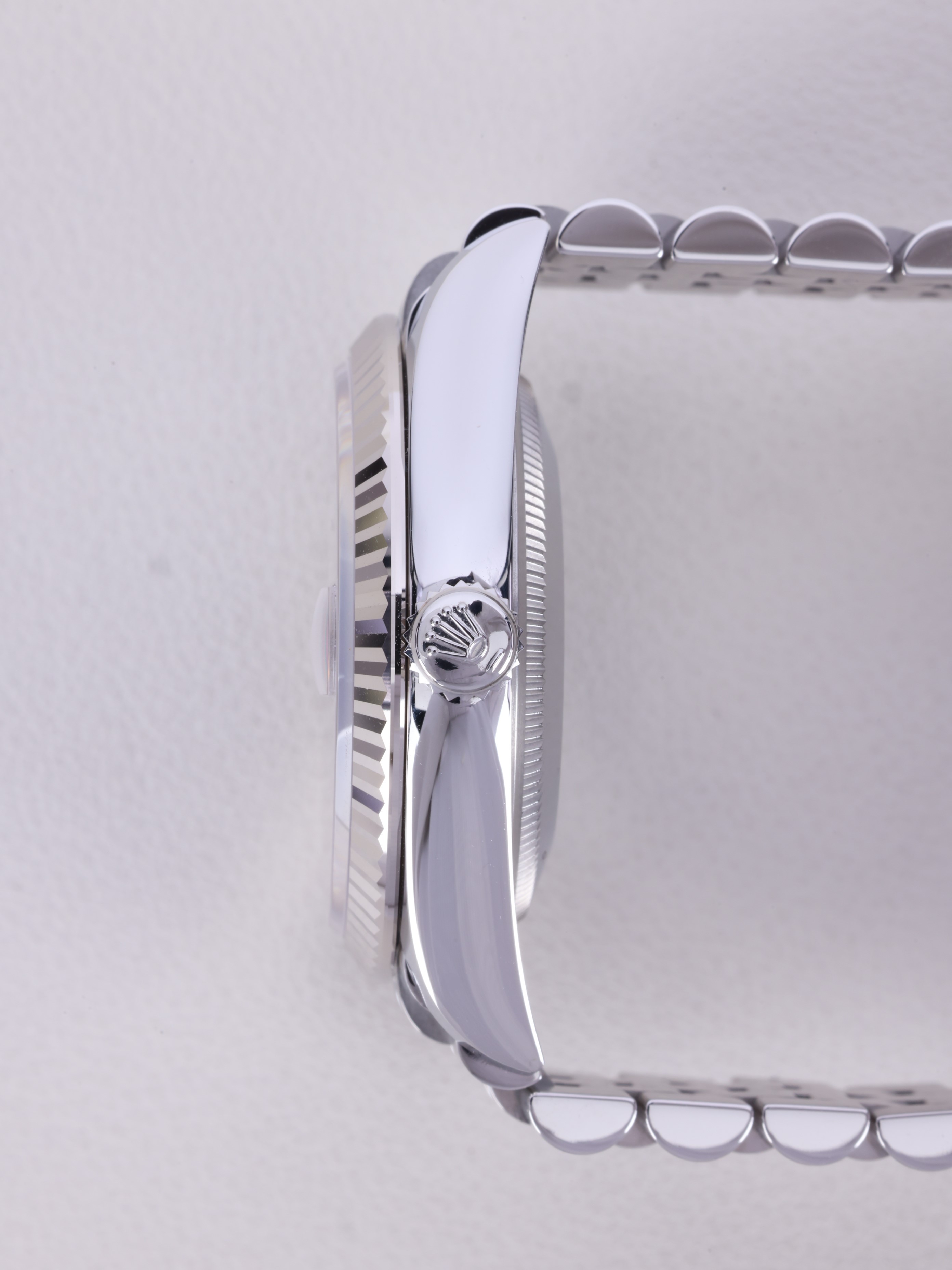 Rolex Datejust 36 126234 Unworn 2026 측면(크라운)