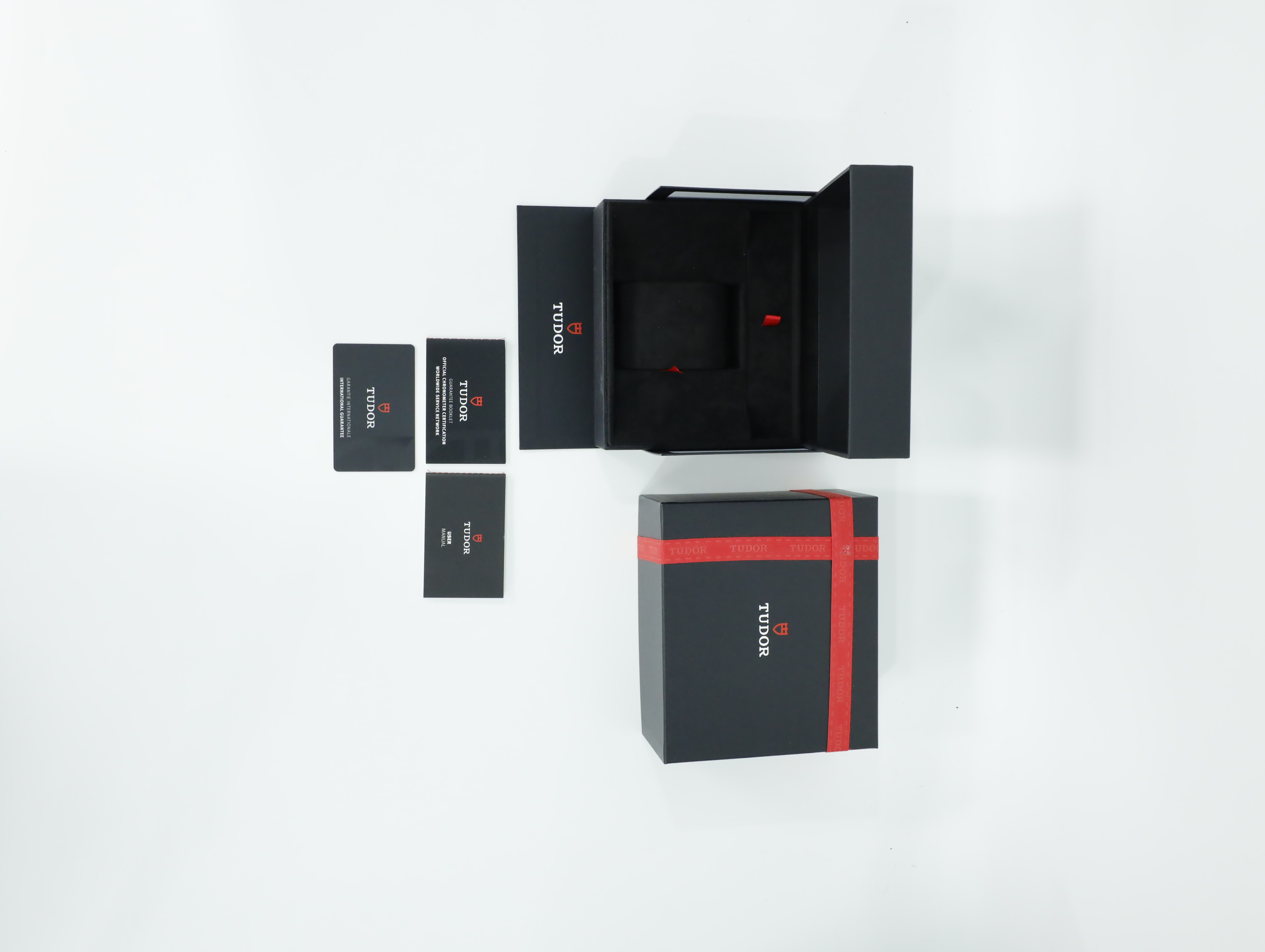 튜더 블랙 베이 54 M79000N-0001 중고 2024년식 풀패키지샷
