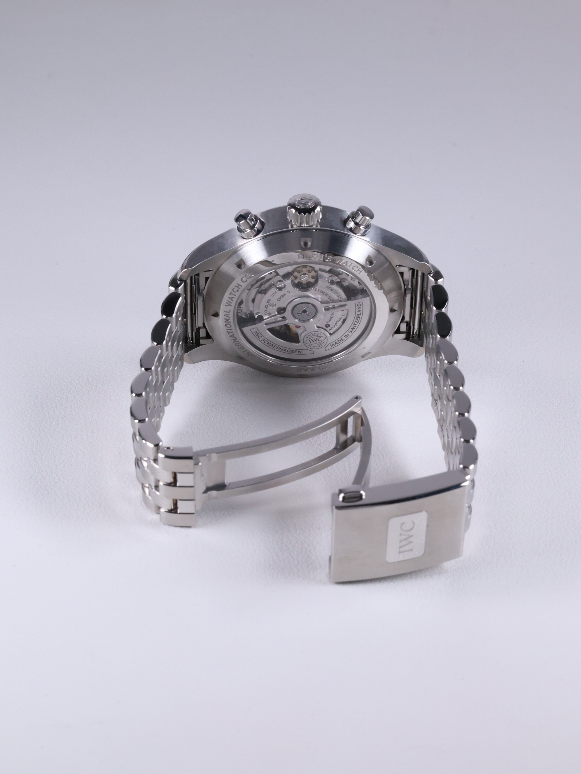IWC 파일럿 워치 크로노그래프 IW378002 중고 2022년식 후면(전체)