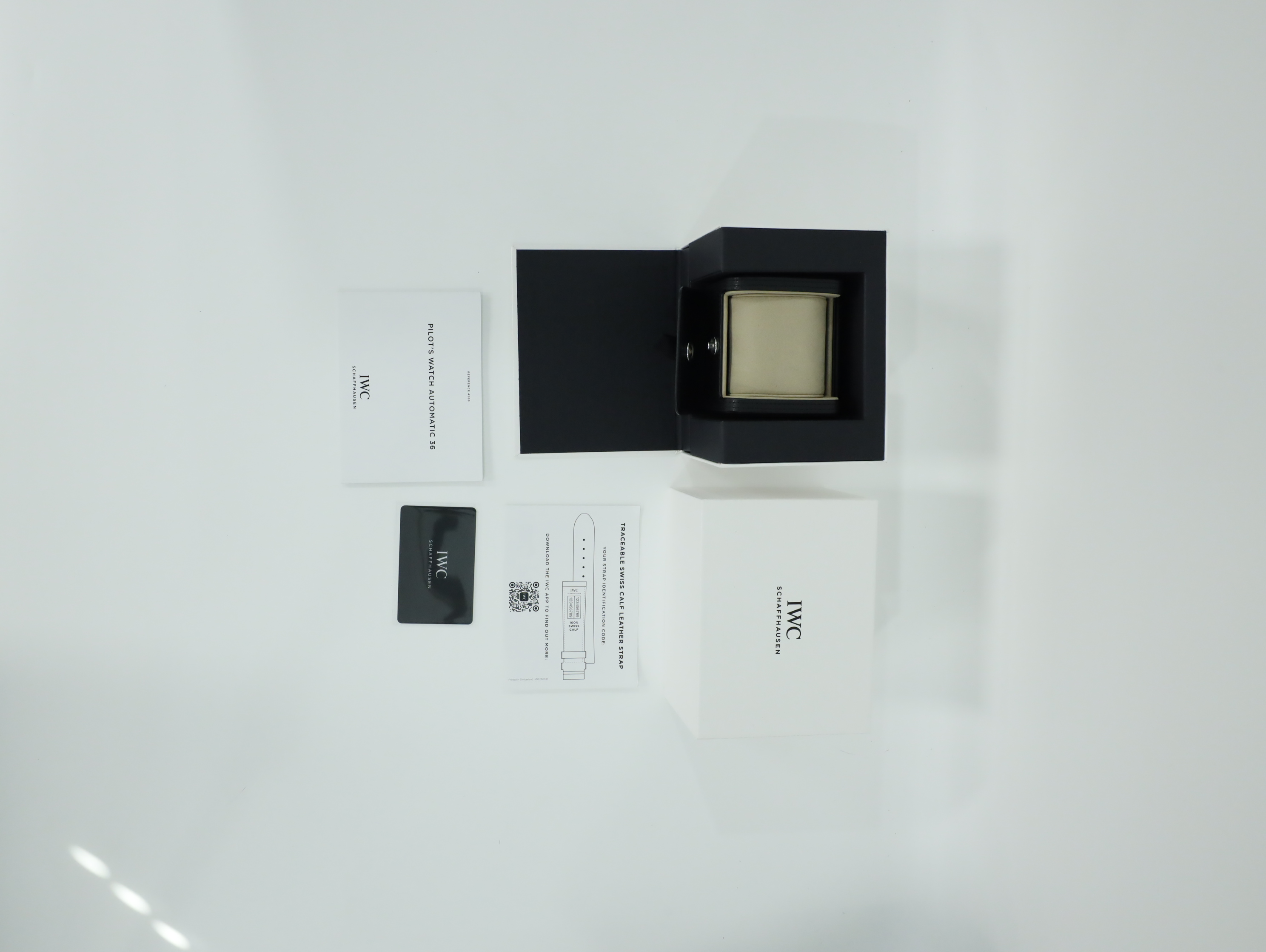 IWC 파일럿 워치 오토매틱 36 어린 왕자 IW458802 중고 2026년식 풀패키지샷