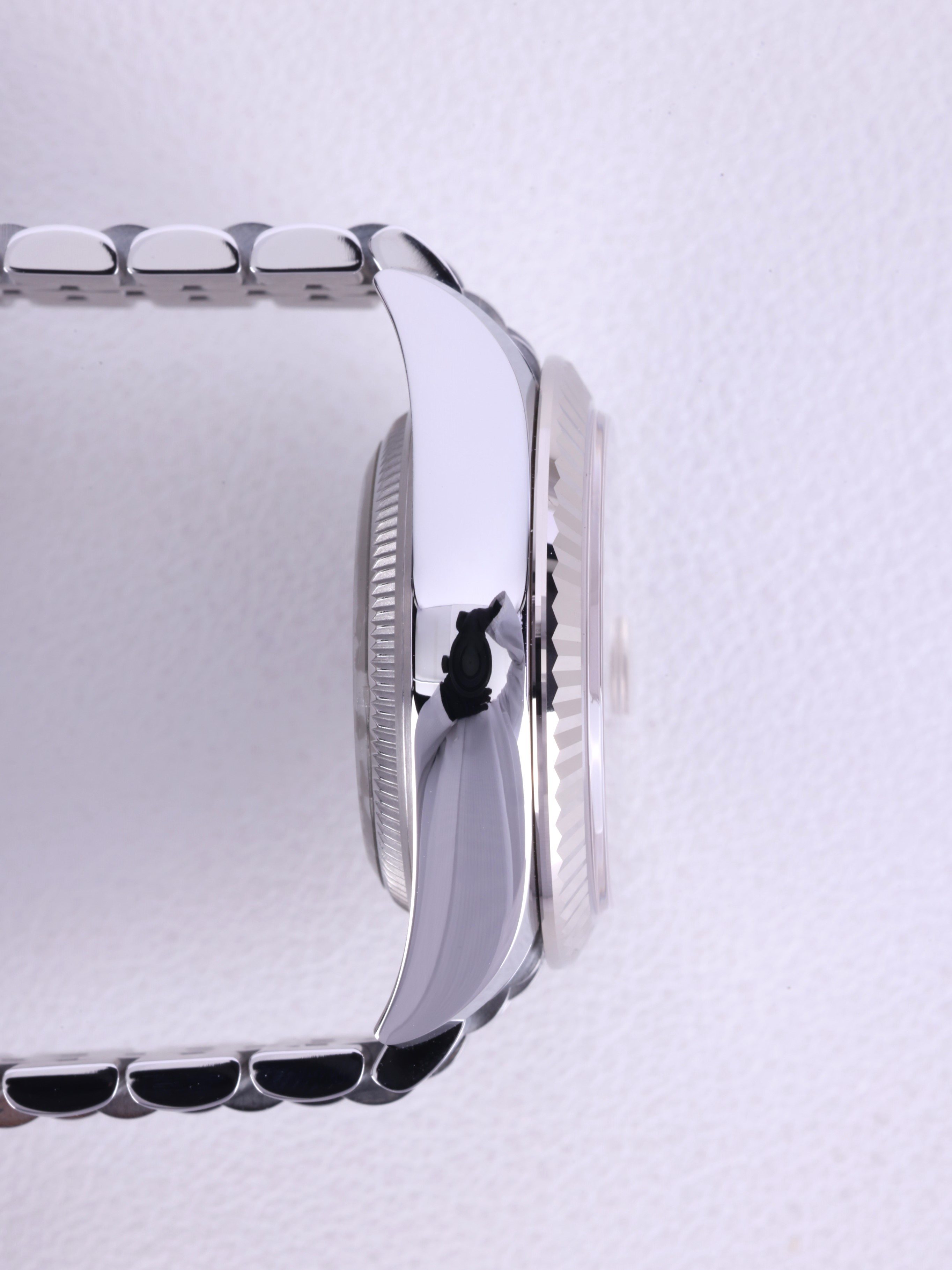 Rolex Lady-Datejust 28 279174 Unworn 2026 측면(크라운 반대편)