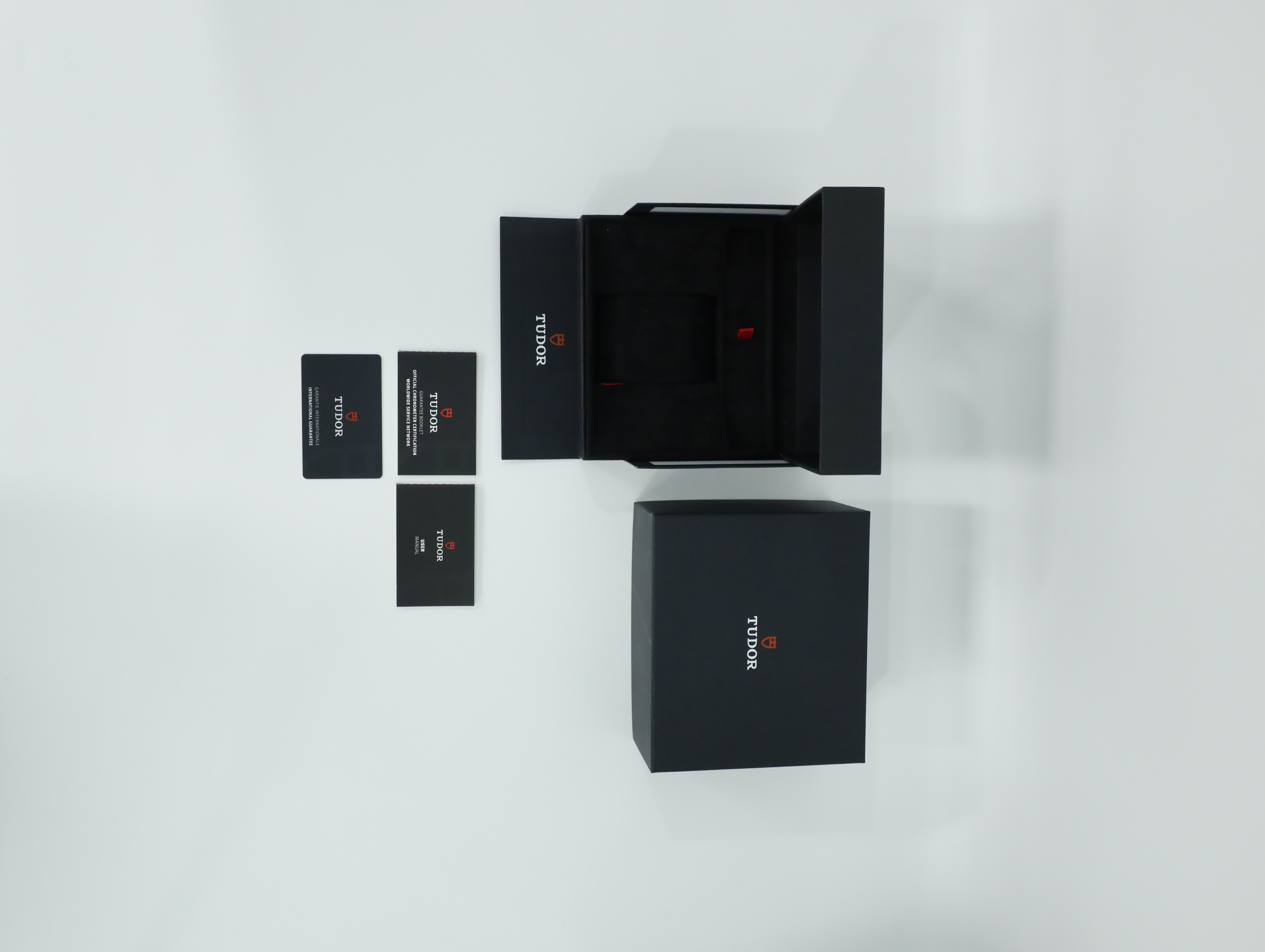 튜더 블랙 베이 54 M79000N-0001 중고 2026년식 풀패키지샷