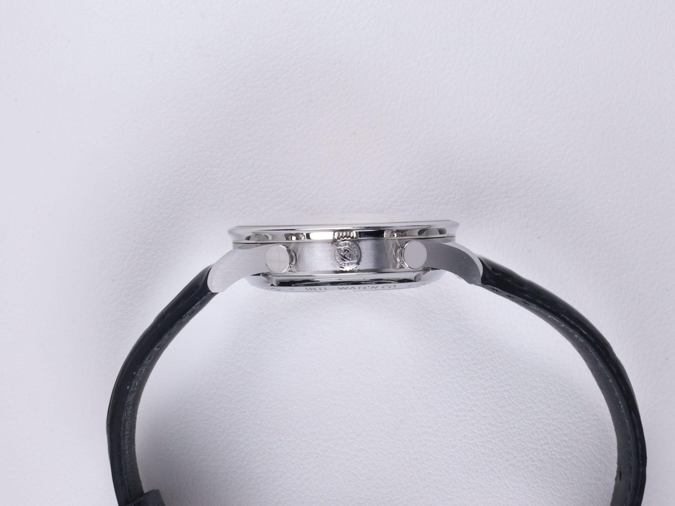 IWC 포르투기저 크로노그래프 IW371604 중고 2024년식 측면(크라운)