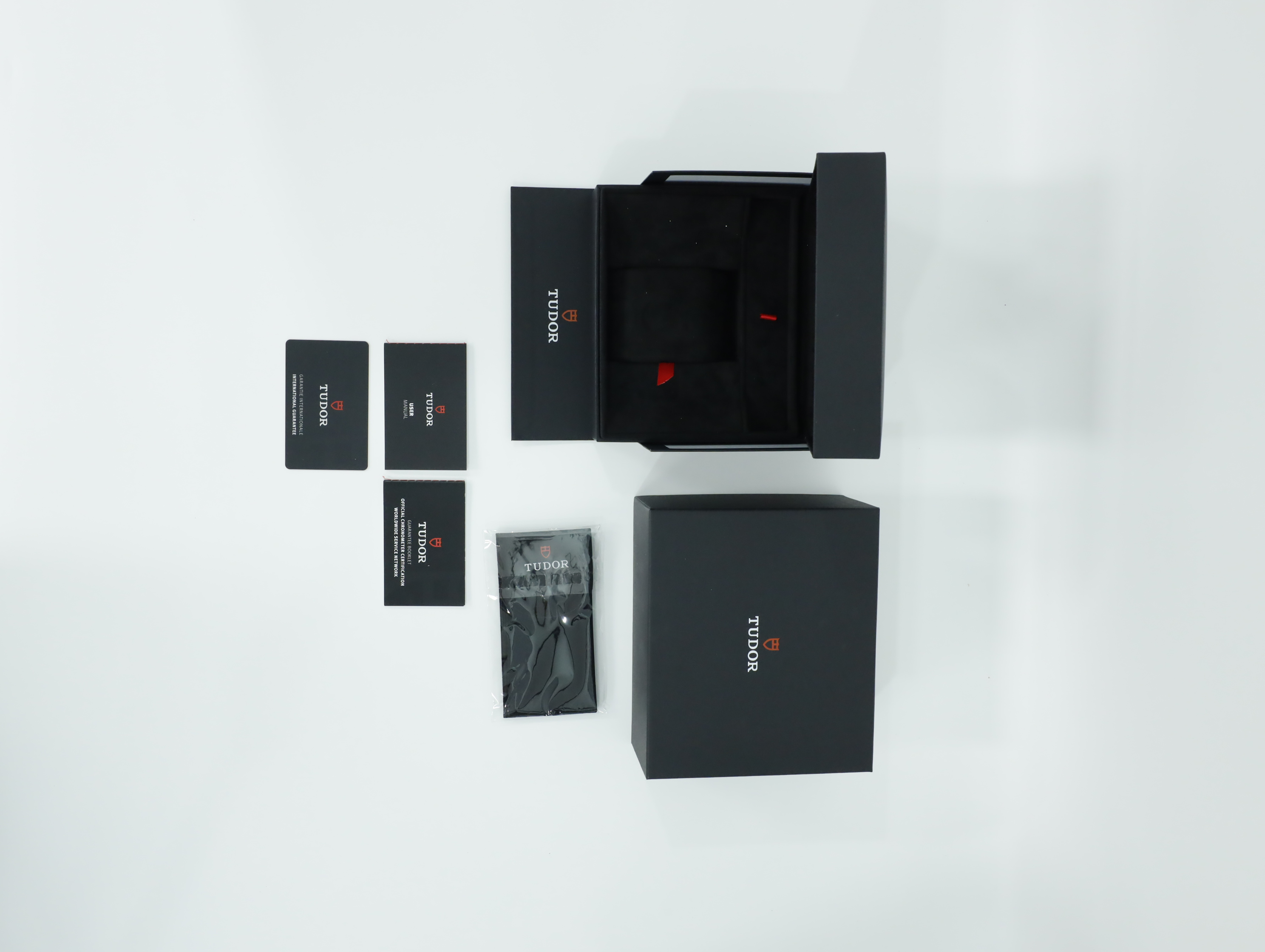 튜더 블랙 베이 54 M79000N-0001 중고 2024년식 풀패키지샷