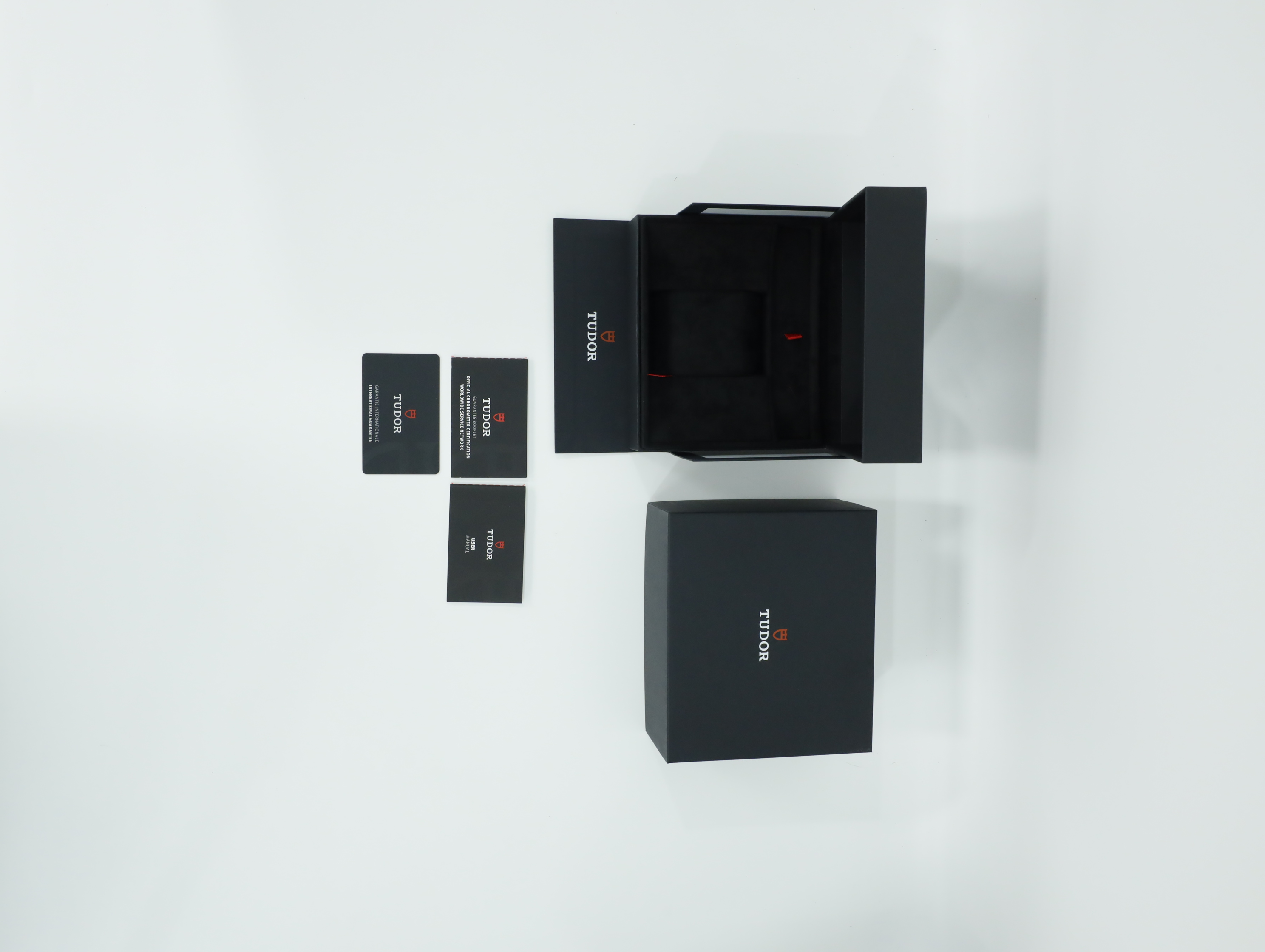 튜더 블랙 베이 54 M79000N-0001 중고 2026년식 풀패키지샷