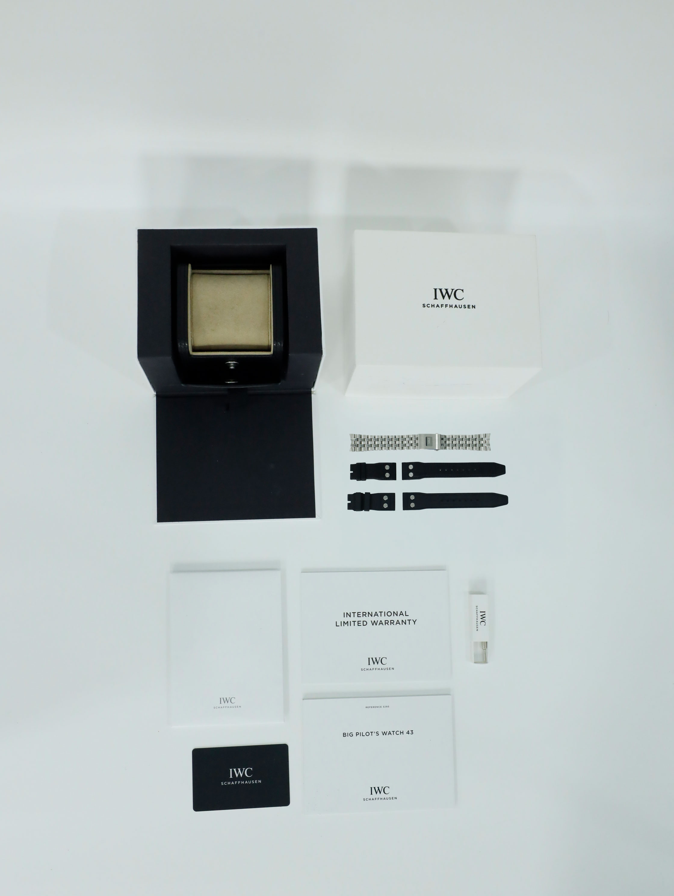 IWC 빅 파일럿 워치 43 IW329301 중고 2023년식 풀패키지샷