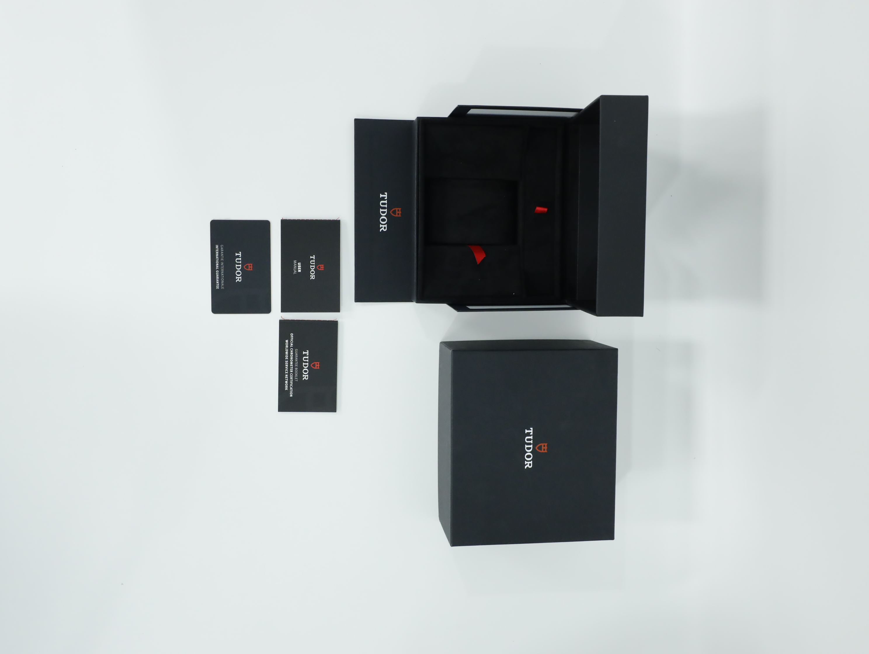 튜더 블랙 베이 54 M79000N-0001 중고 2025년식 풀패키지샷