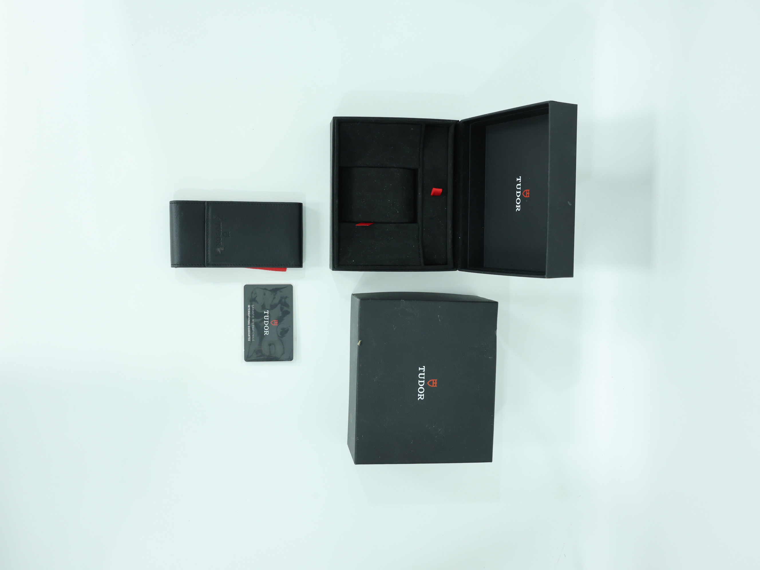 튜더 블랙 베이 원 39 S&G M79663-0002 중고 풀패키지샷