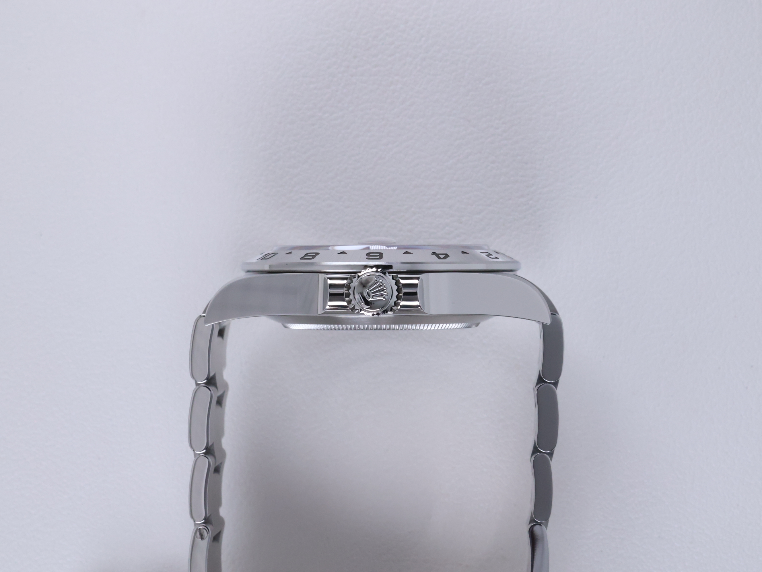 Rolex Explorer 2 226570 Used 2025 측면(크라운)