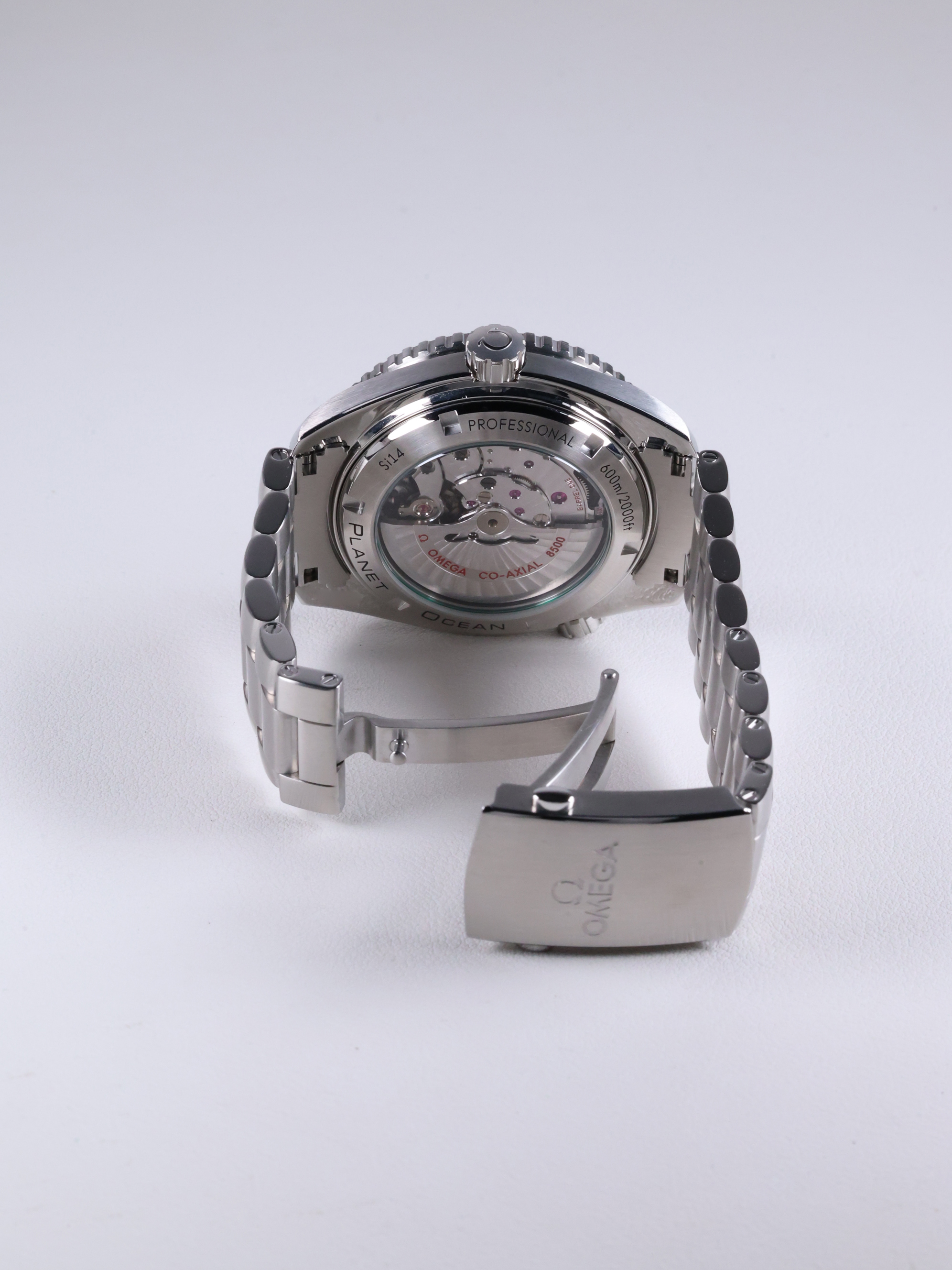 Omega Planet Ocean 600M 232.30.46.21.01.001 Used 후면(전체)