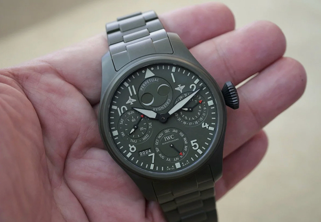 빅 파일럿 퍼페추얼 캘린더 IW503101<br/>© WCL Media LLC