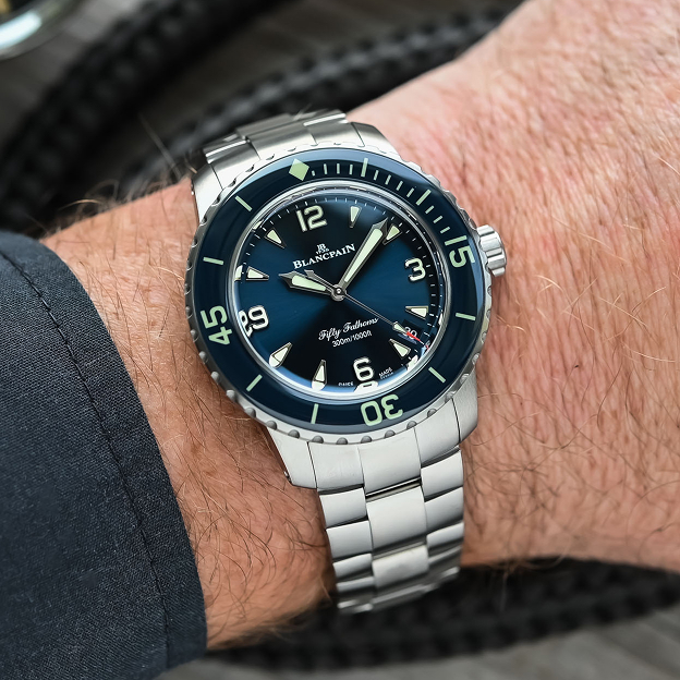 ブランパンの代表的アイコン フィフティファゾムズ 38mm<br>
https://monochrome-watches.com