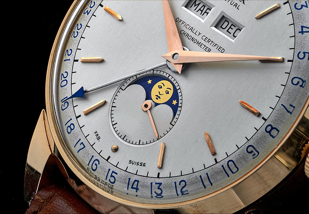 롤렉스 Ref. 8171,  옐로 골드 모델의 투톤 다이얼과 스몰 세컨드 문페이즈<br>https://www.hodinkee.com

