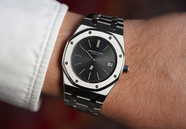 Early Royal Oak Ref.5402<br>
https://www.windvintage.com