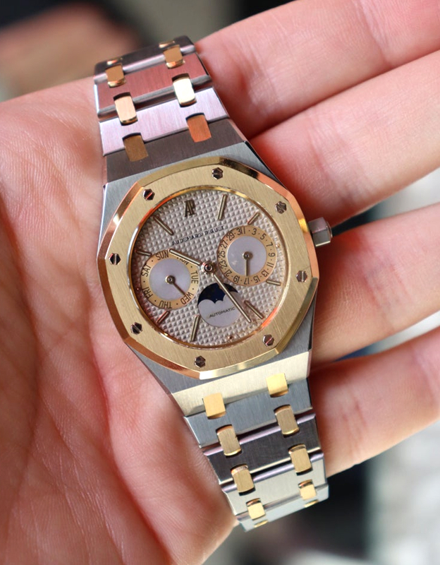 Royal Oak Day-Date Moonphase Ref.25594SA <br>
© Watch Terminal