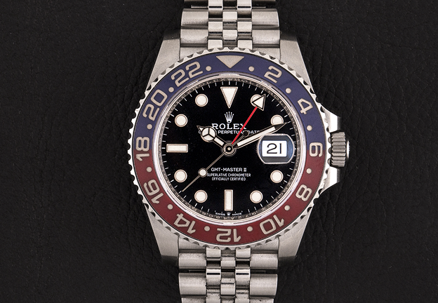GMT 마스터 II Ref. 126710BLRO<br>https://www.hodinkee.com